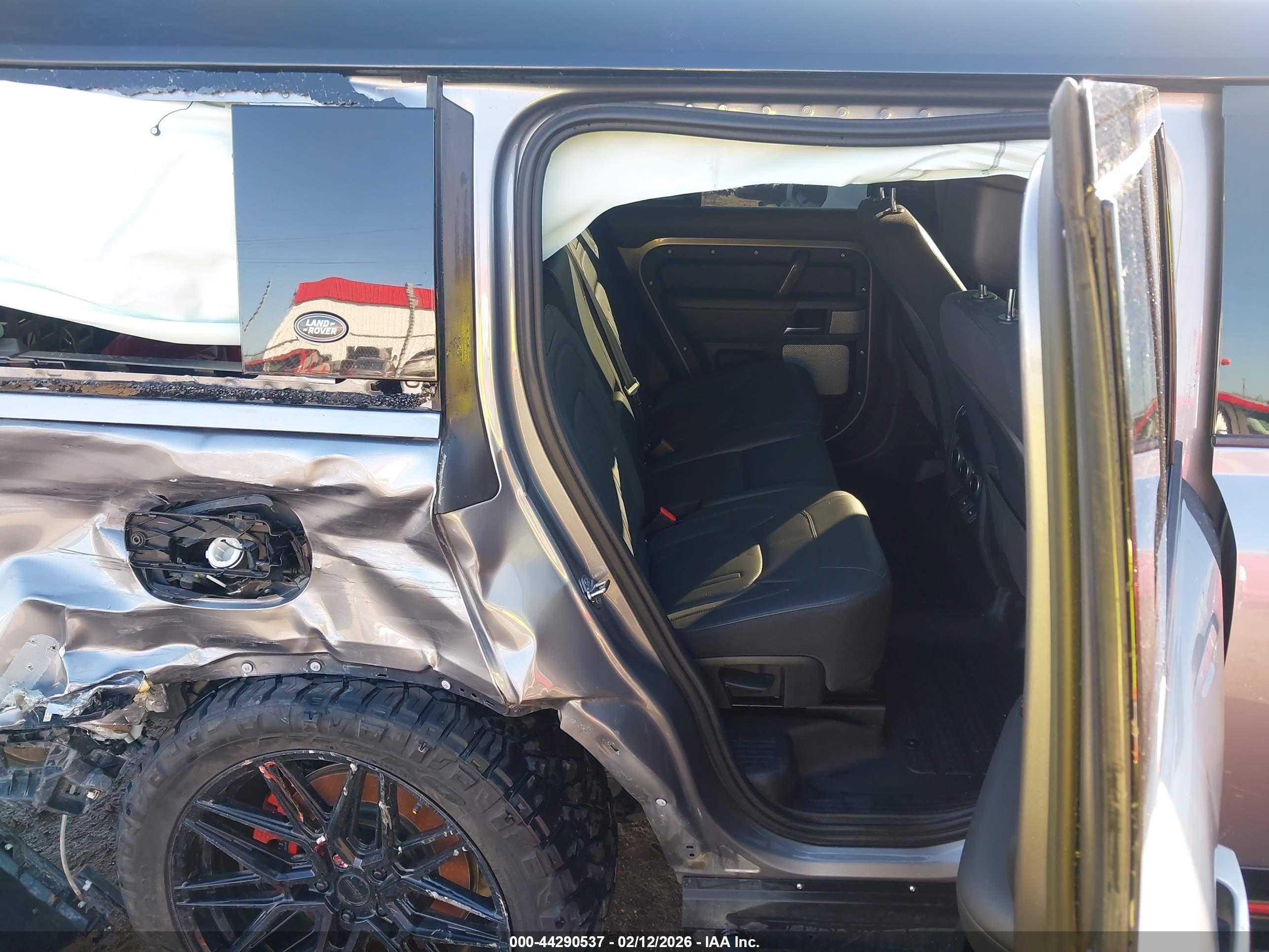 LAND ROVER image 8