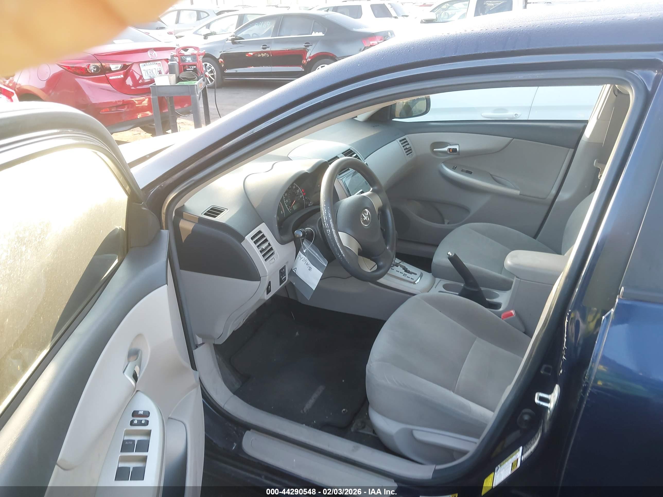 TOYOTA COROLLA image 5