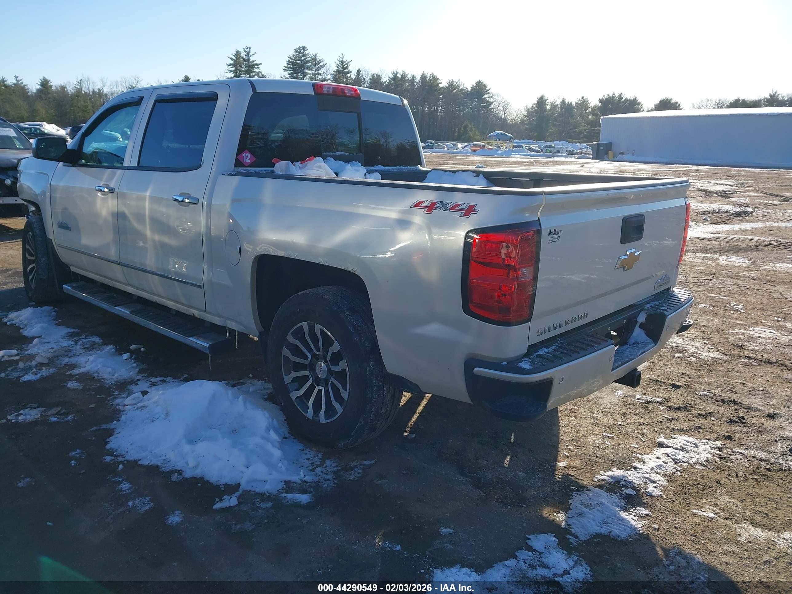 CHEVROLET SILVERADO image 3