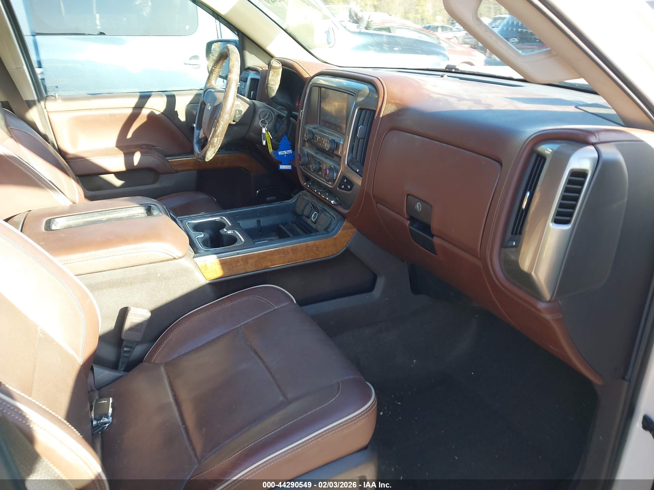 CHEVROLET SILVERADO image 5