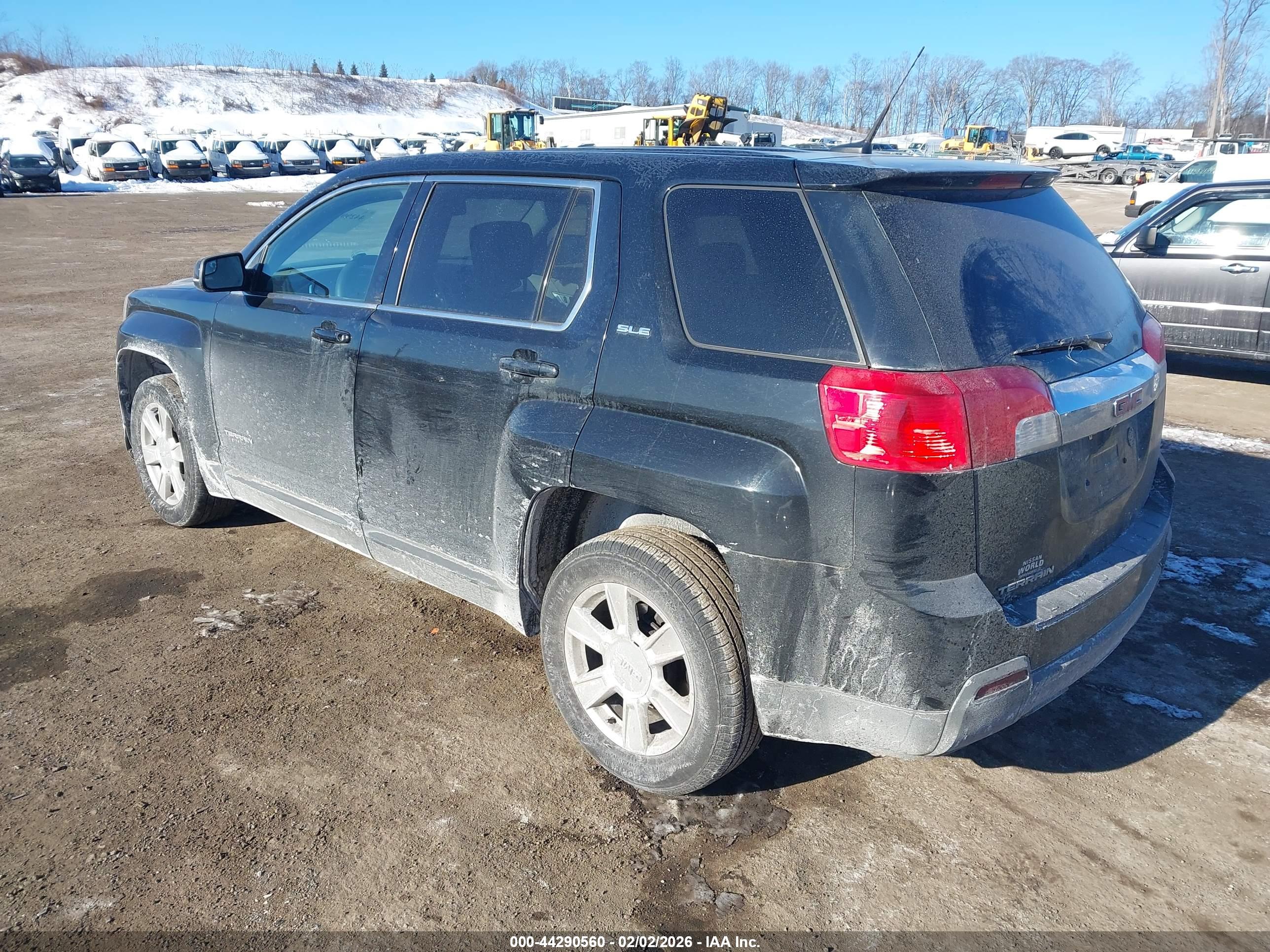 GMC TERRAIN image 3