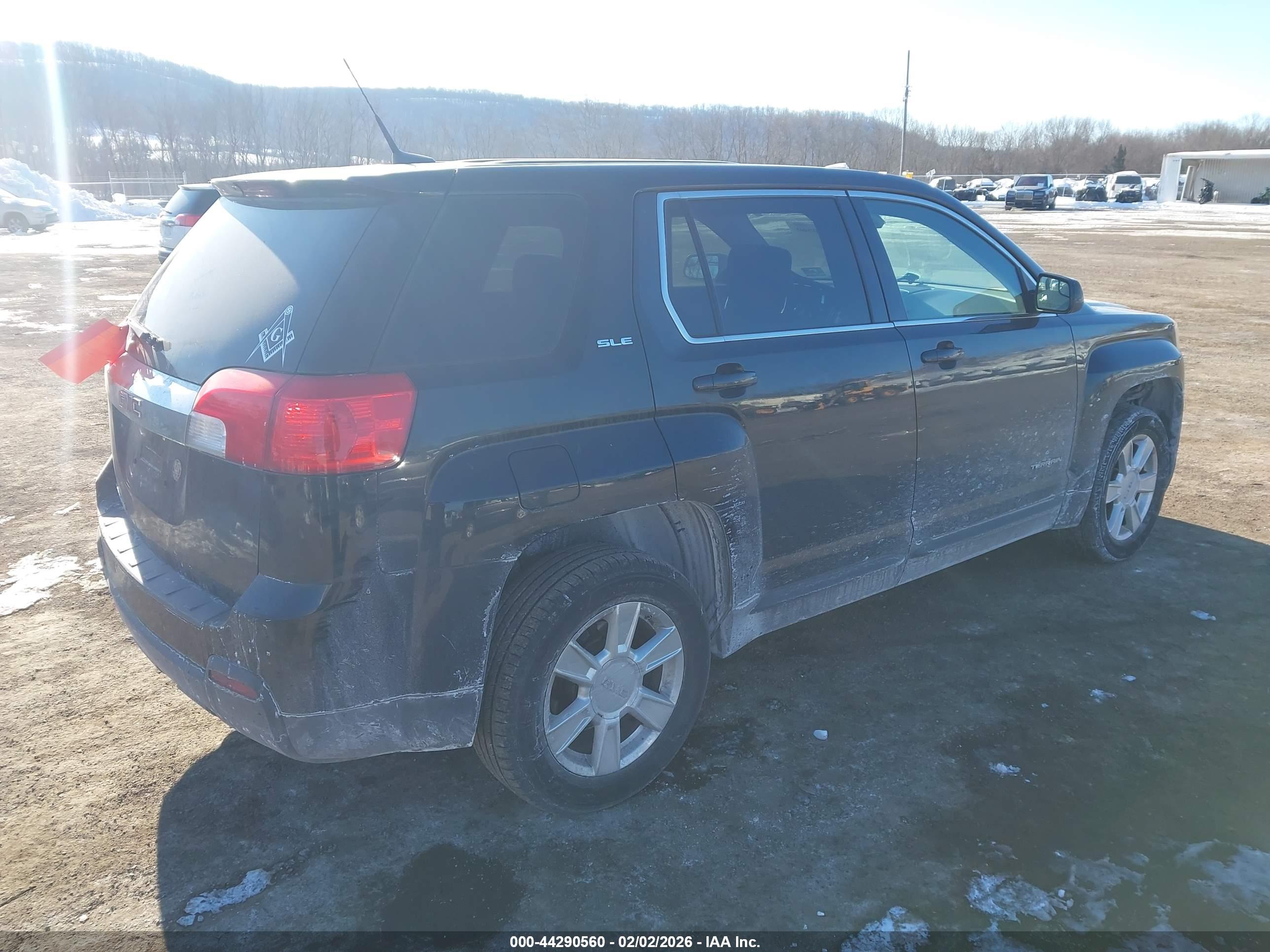 GMC TERRAIN image 4
