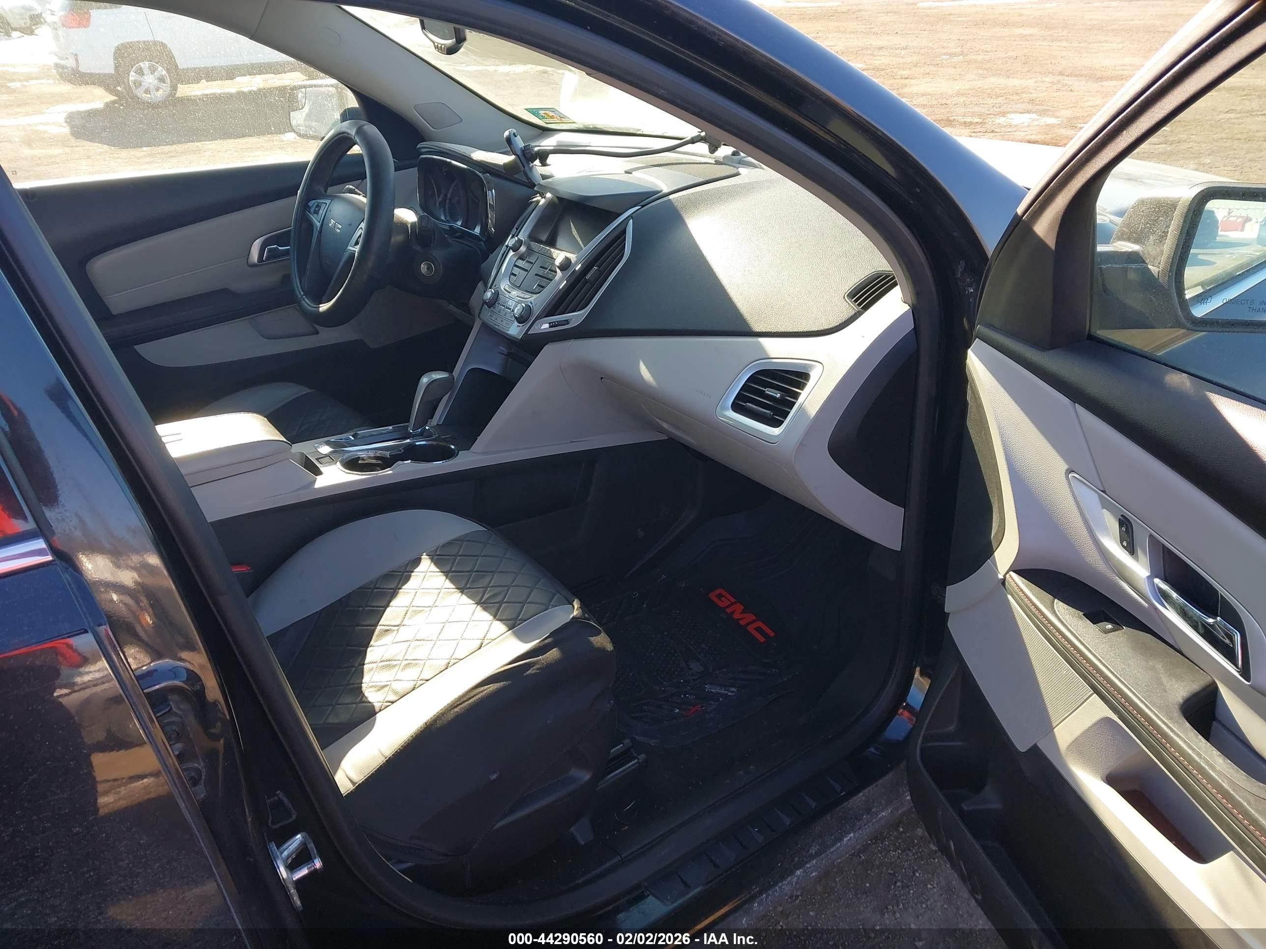 GMC TERRAIN image 5