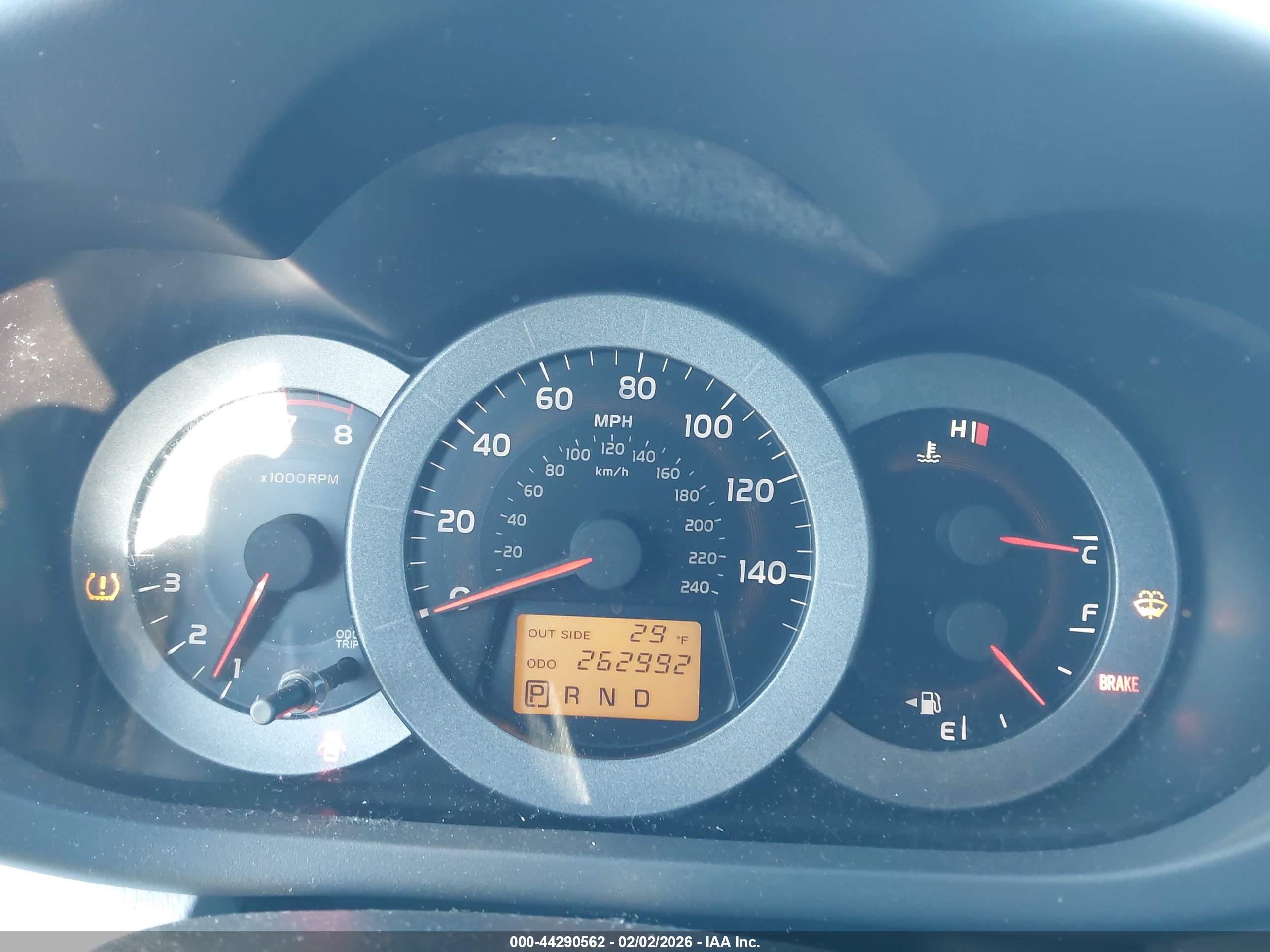 TOYOTA RAV4 image 7