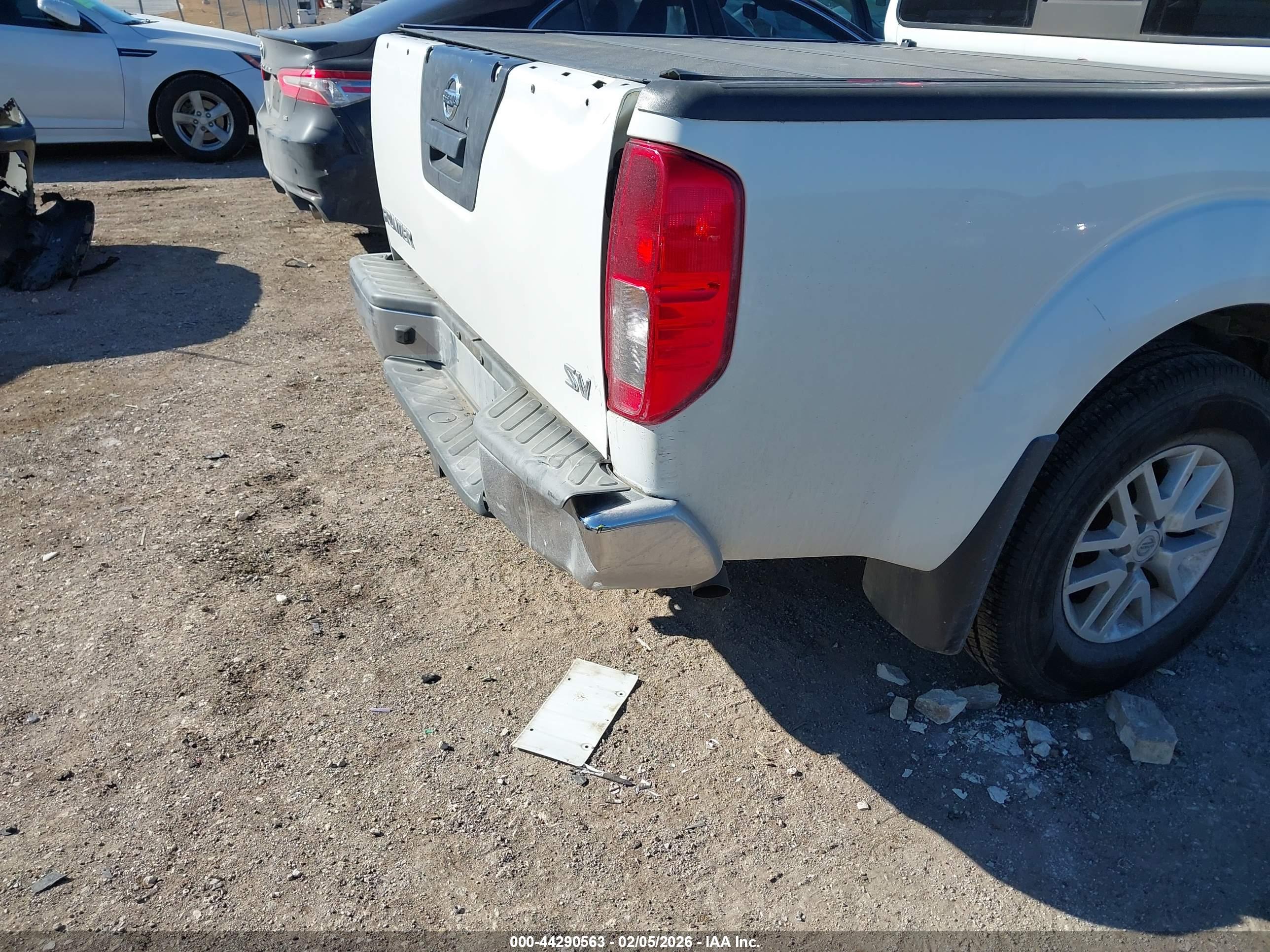 NISSAN FRONTIER image 6