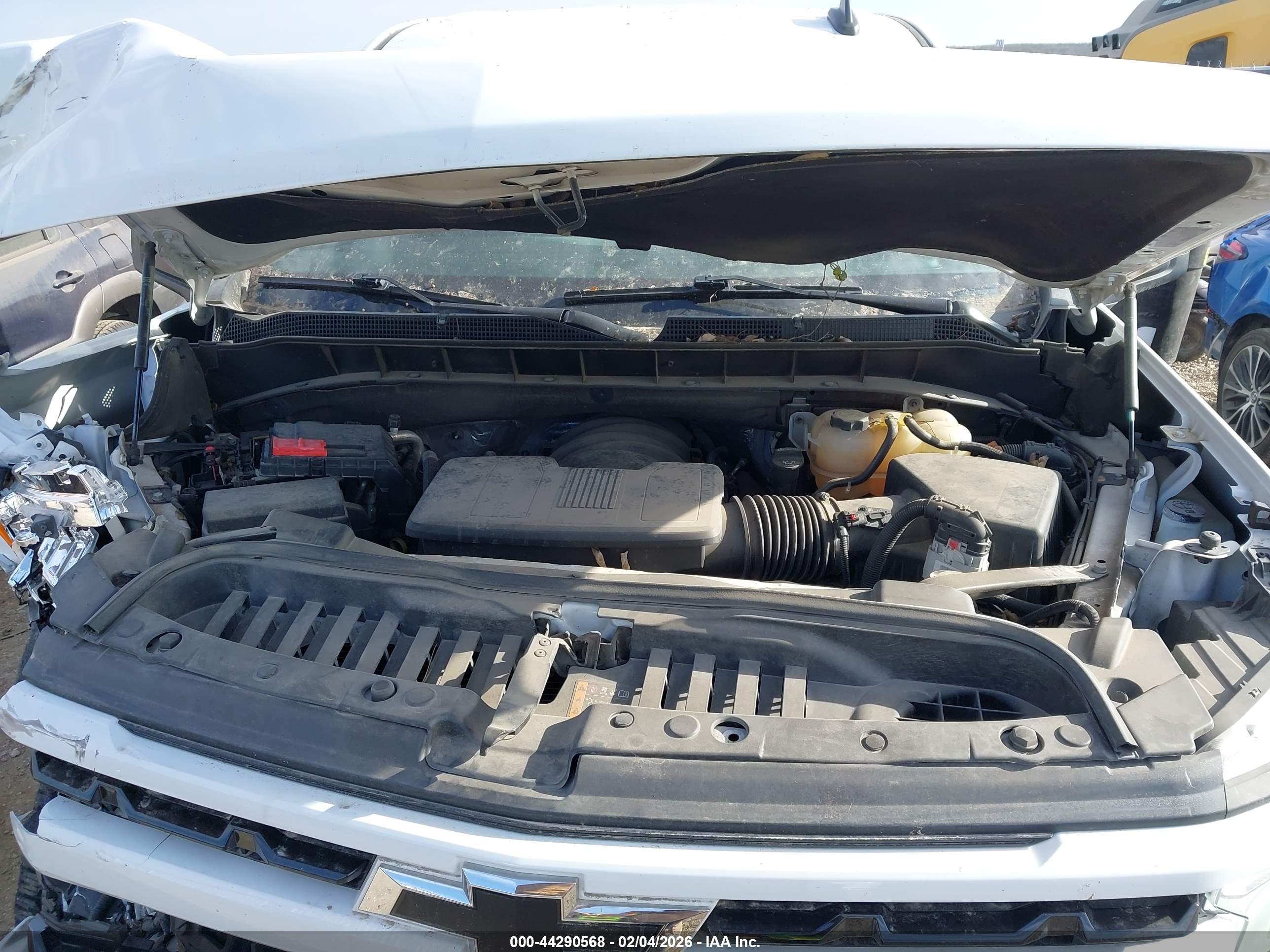 CHEVROLET SILVERADO image 10