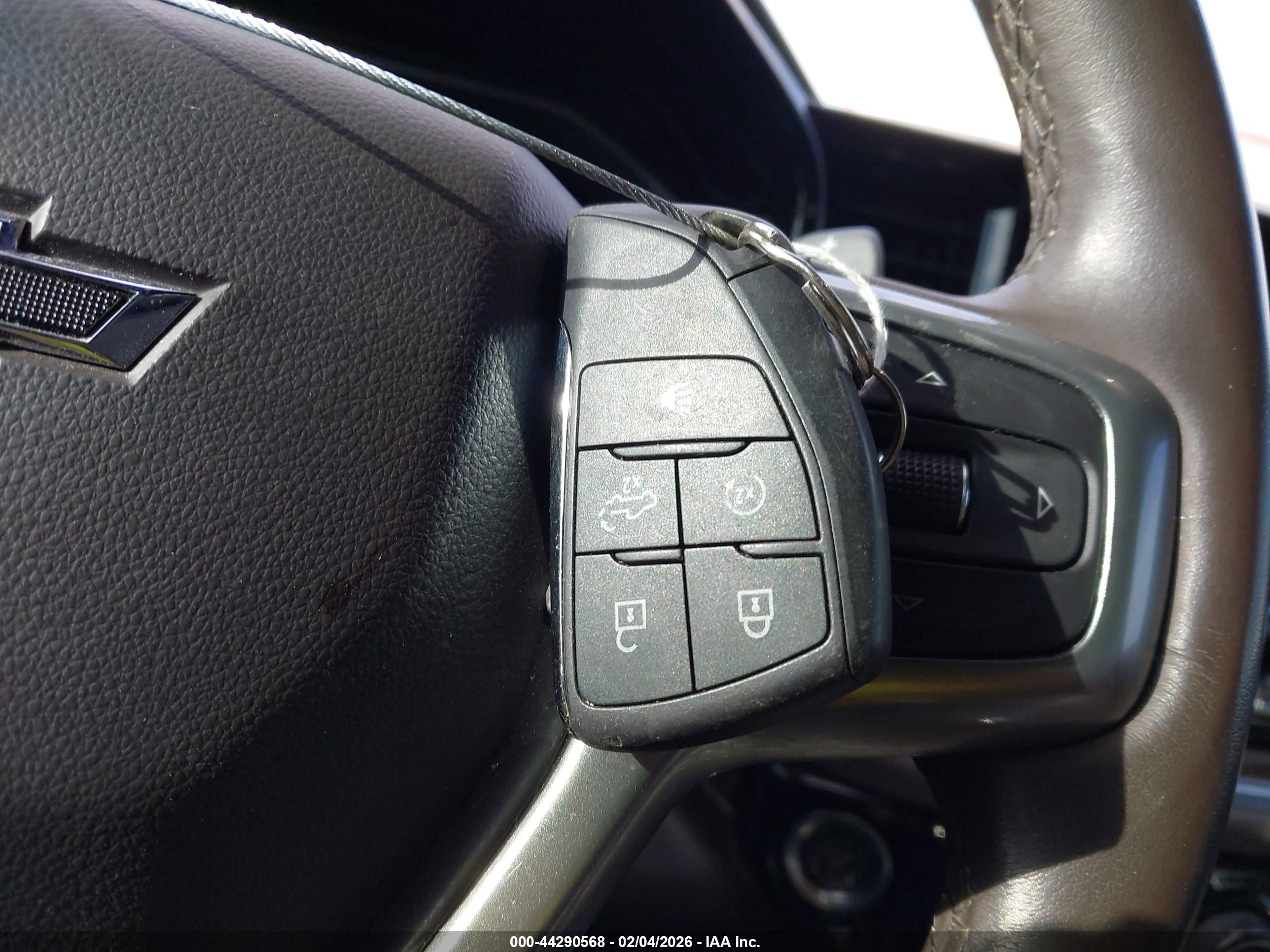 CHEVROLET SILVERADO image 11