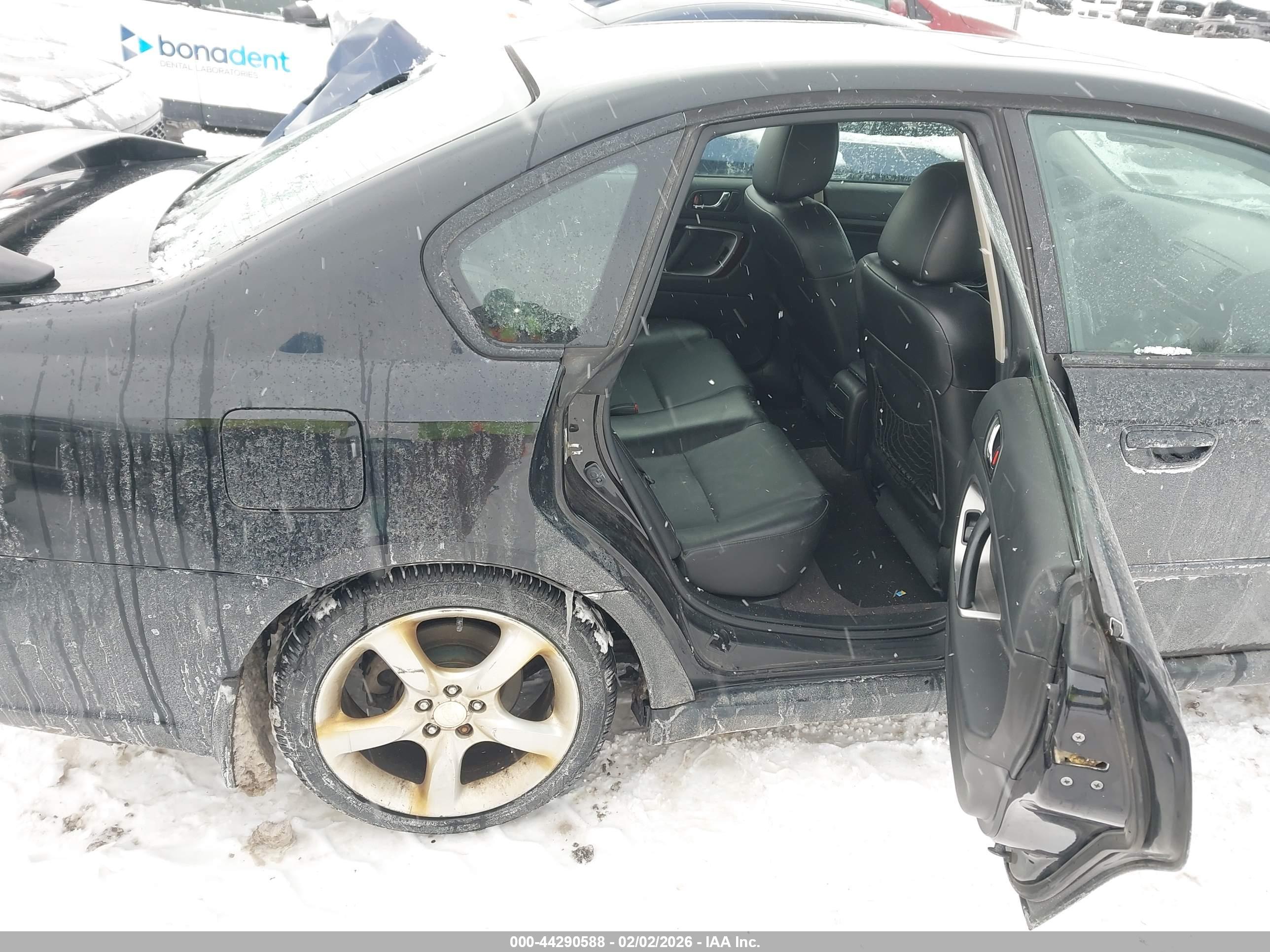 SUBARU LEGACY image 8