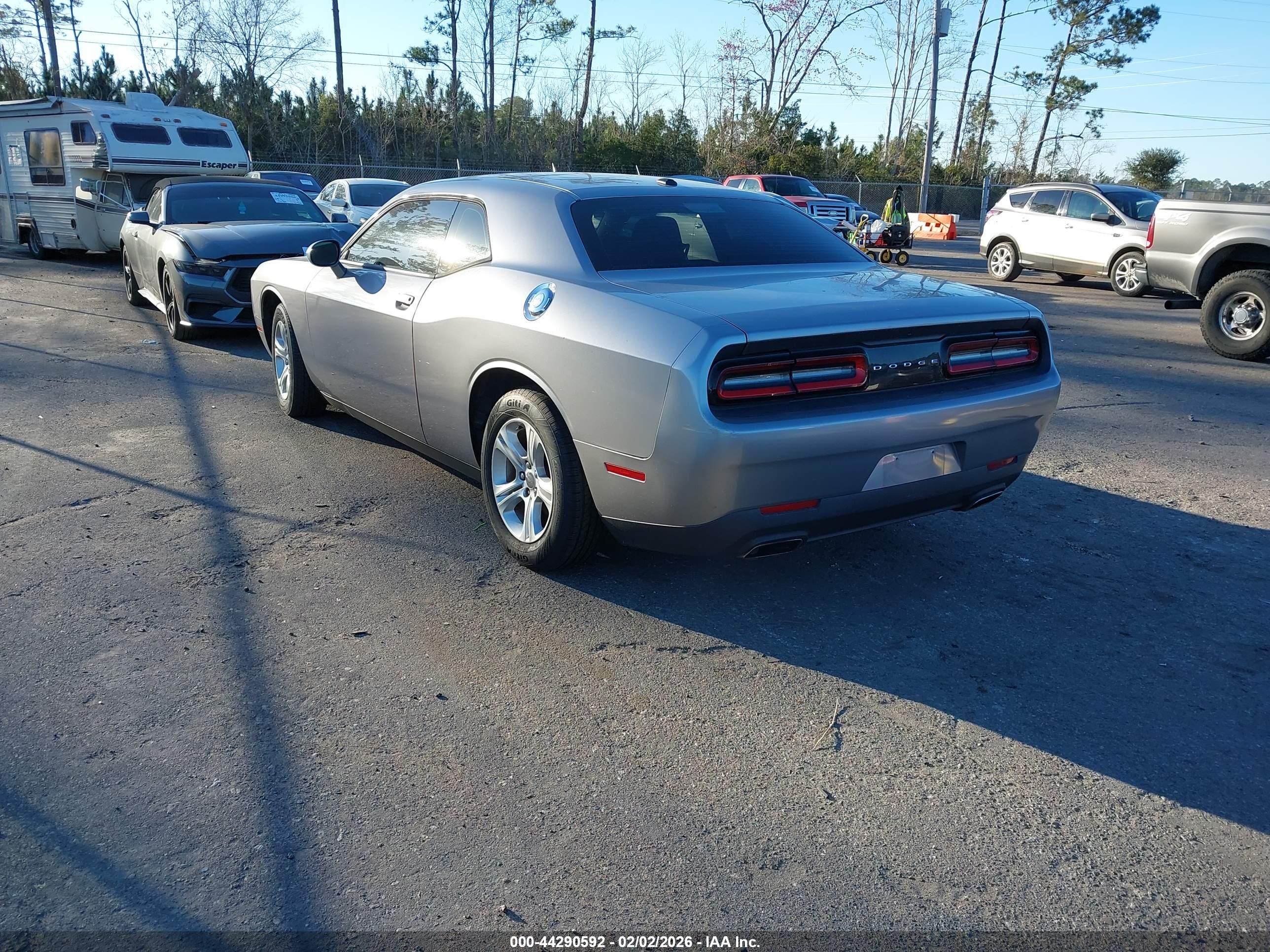DODGE CHALLENGER image 3