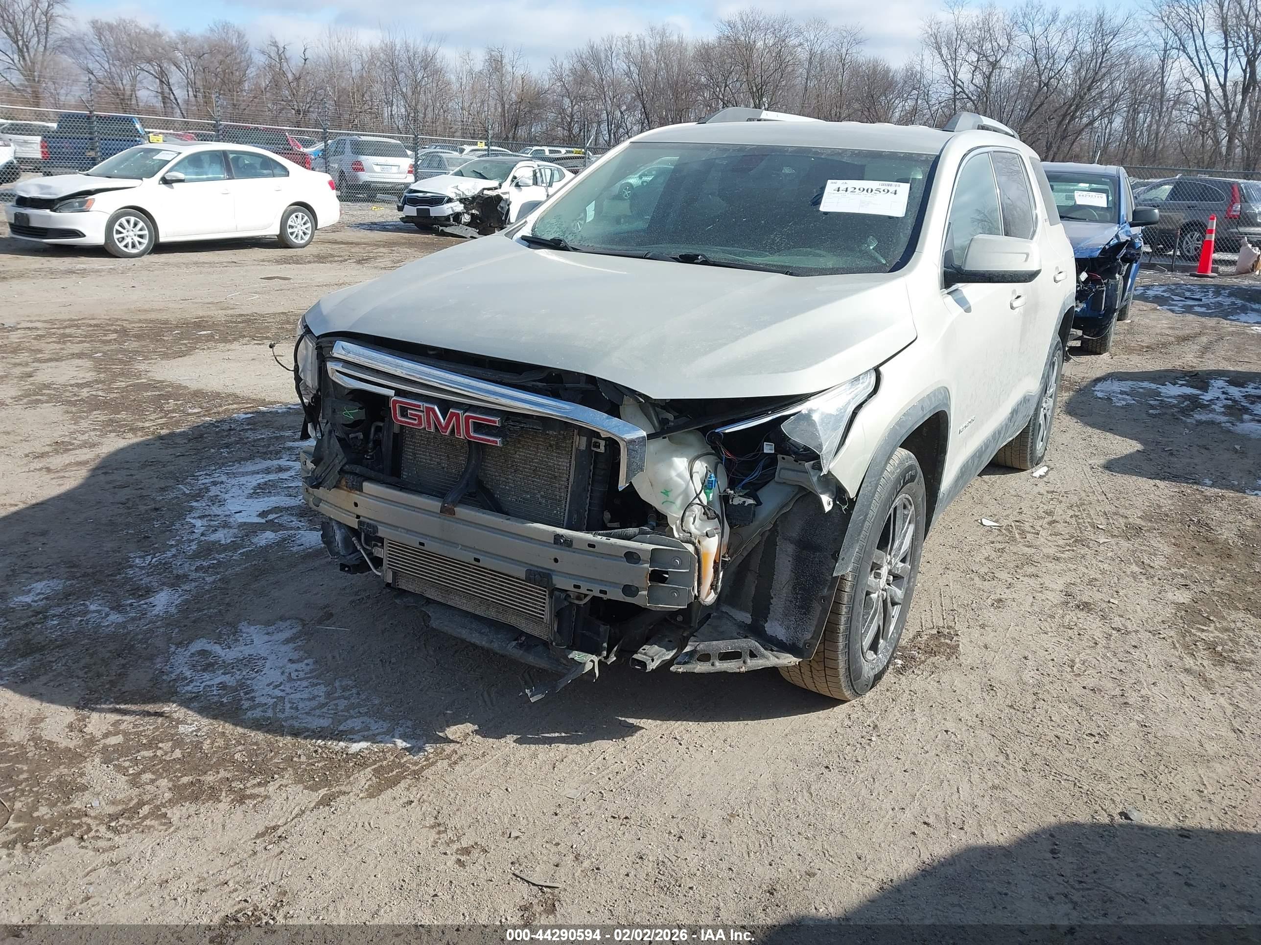 GMC ACADIA image 2