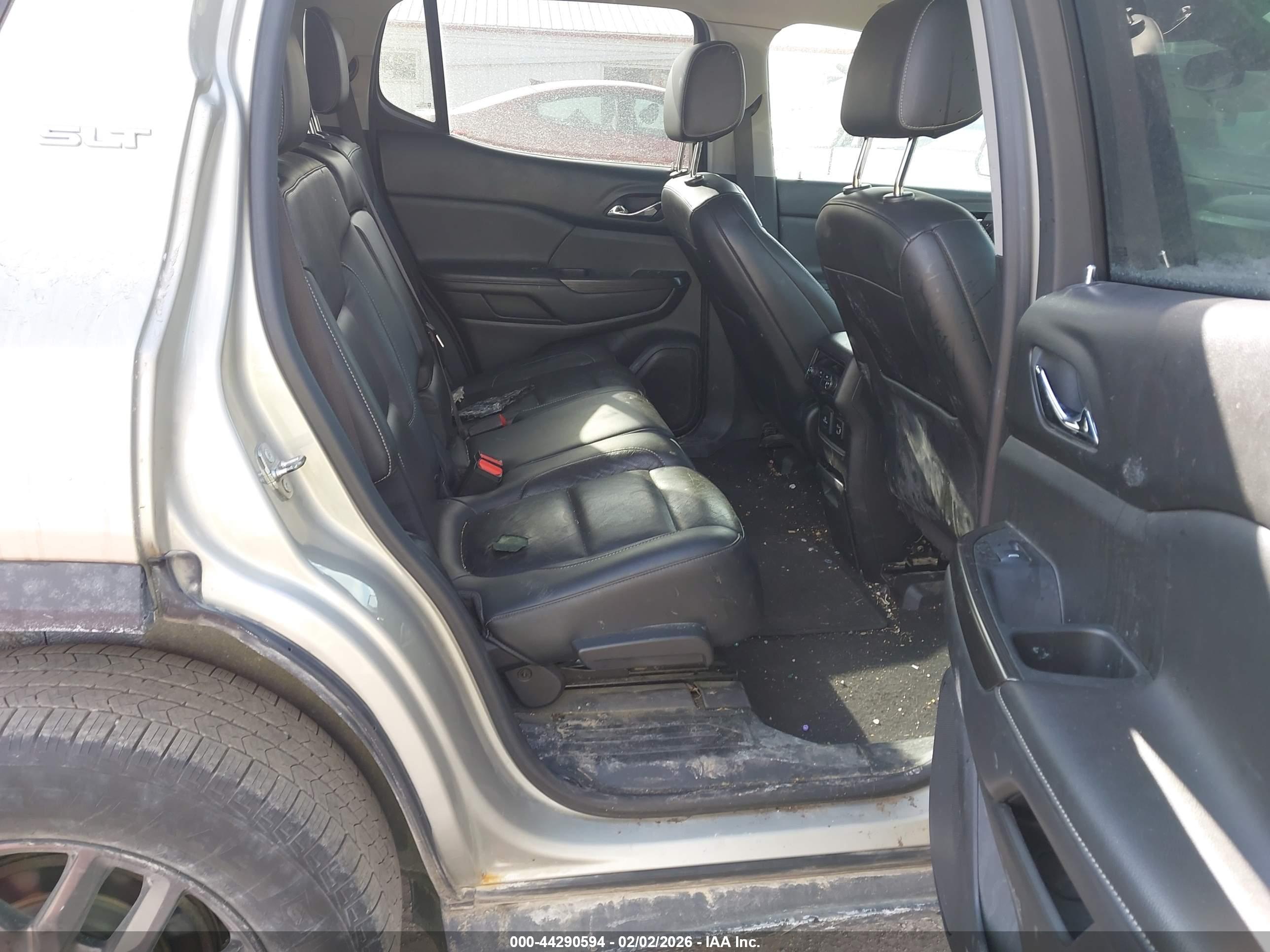 GMC ACADIA image 8