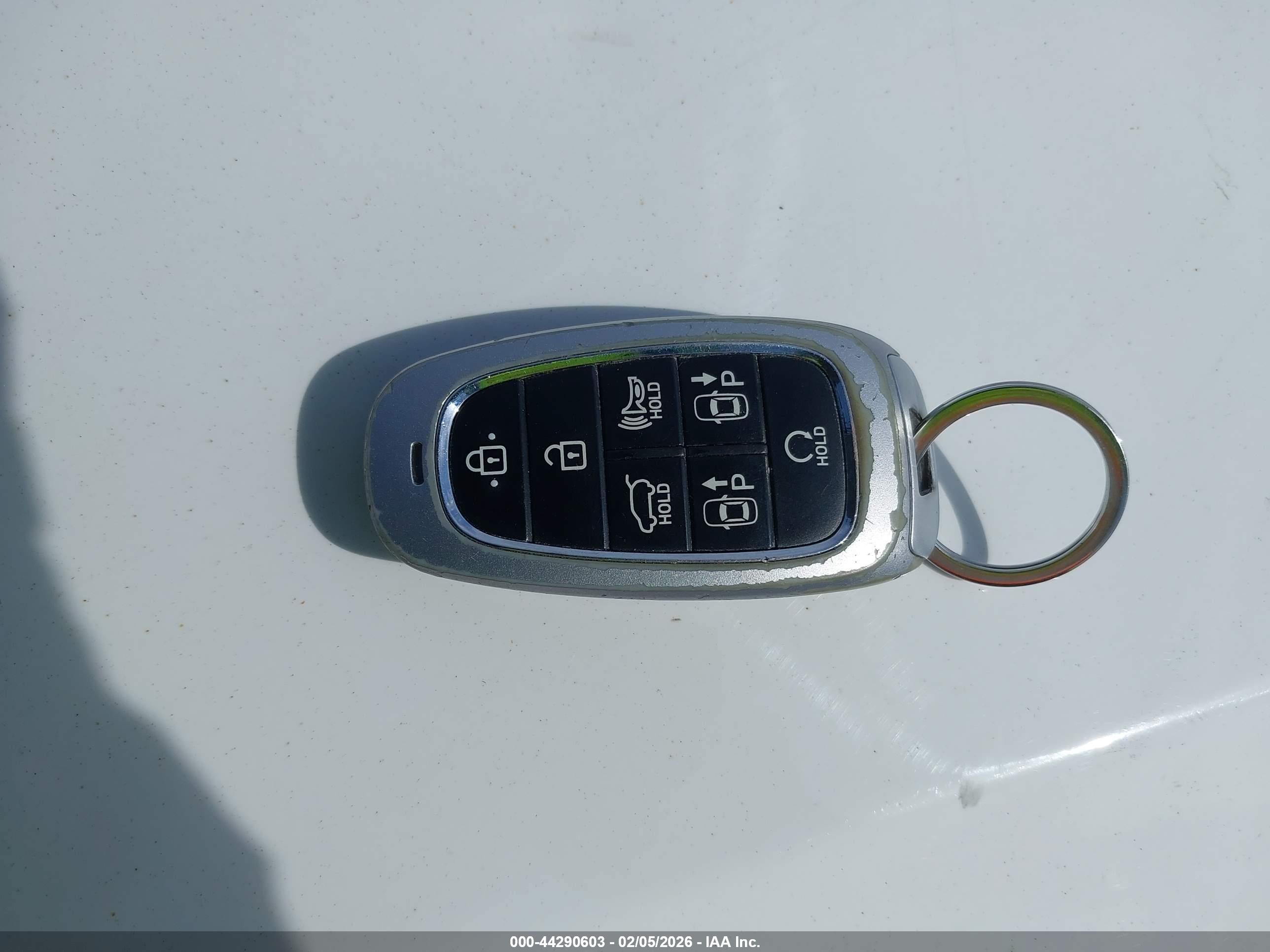 HYUNDAI SANTA image 11