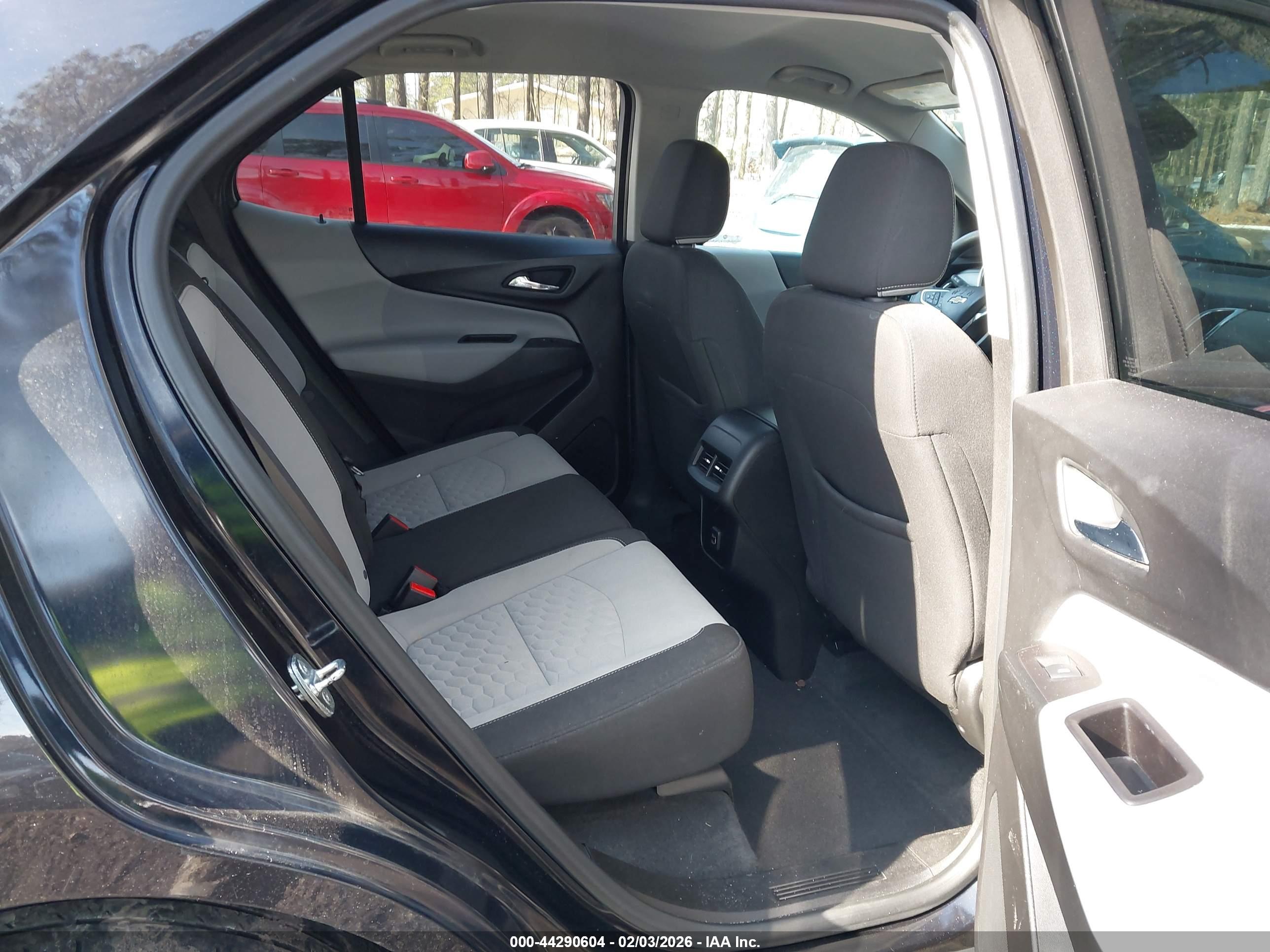 CHEVROLET EQUINOX image 8