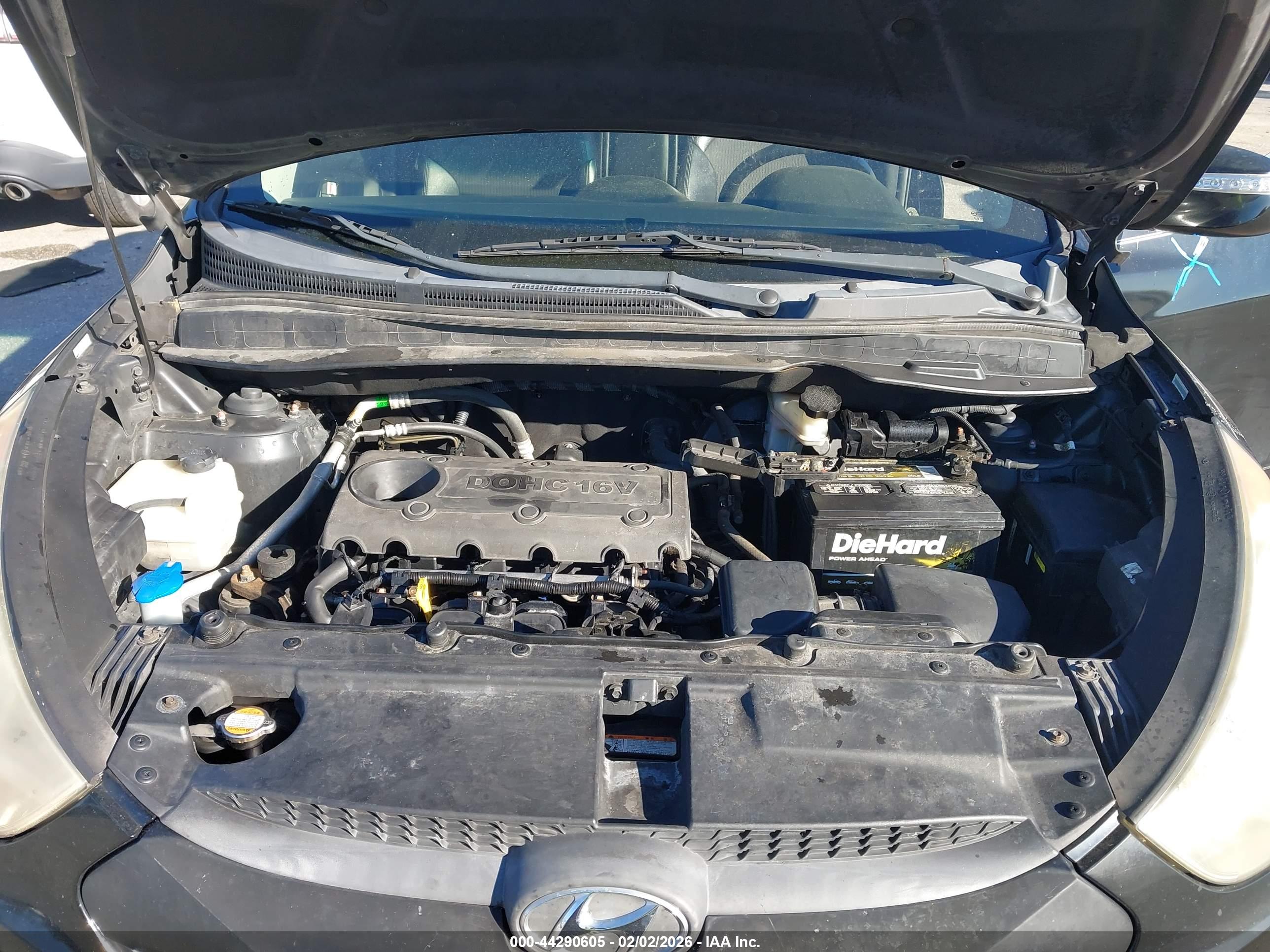 HYUNDAI TUCSON image 10