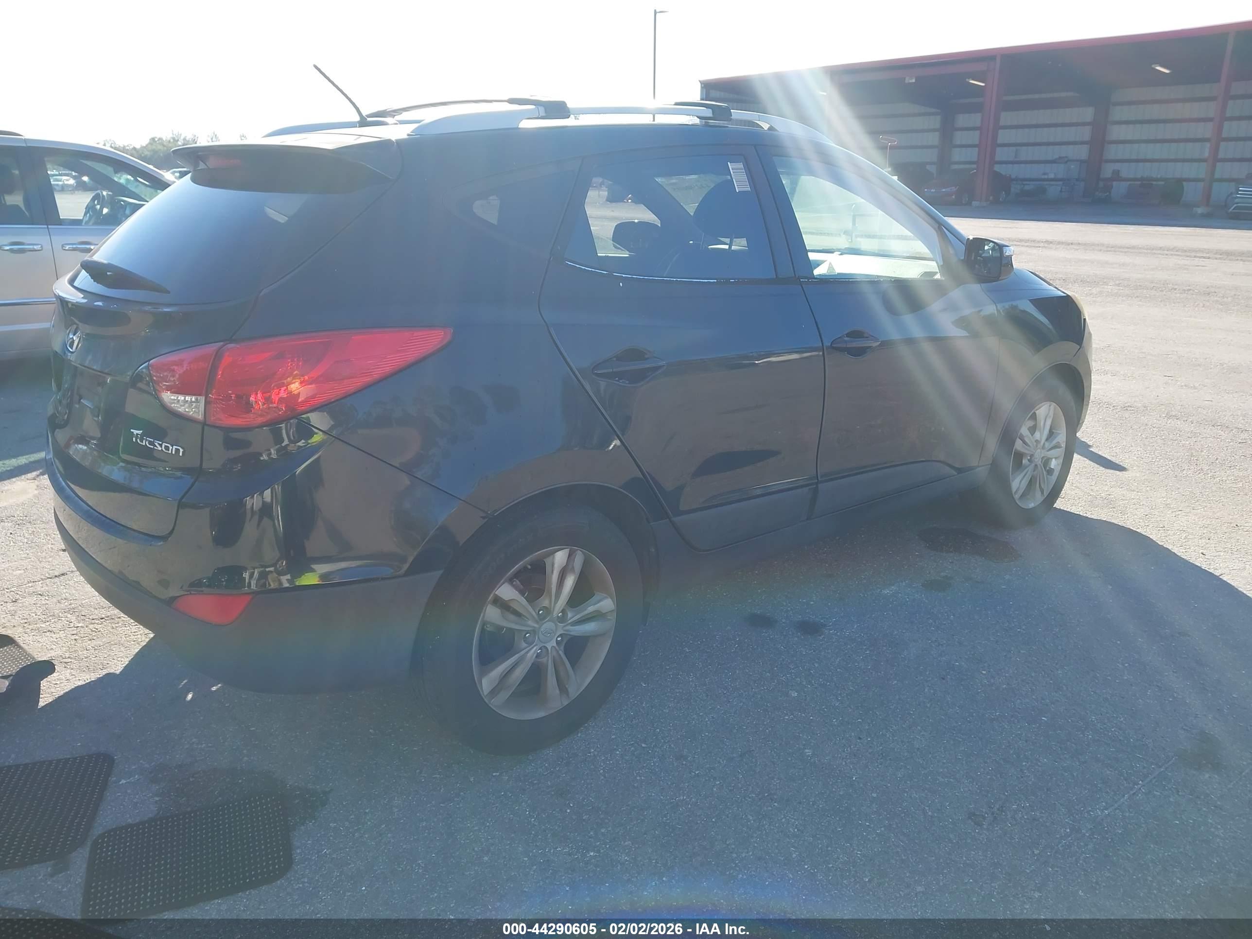HYUNDAI TUCSON image 4