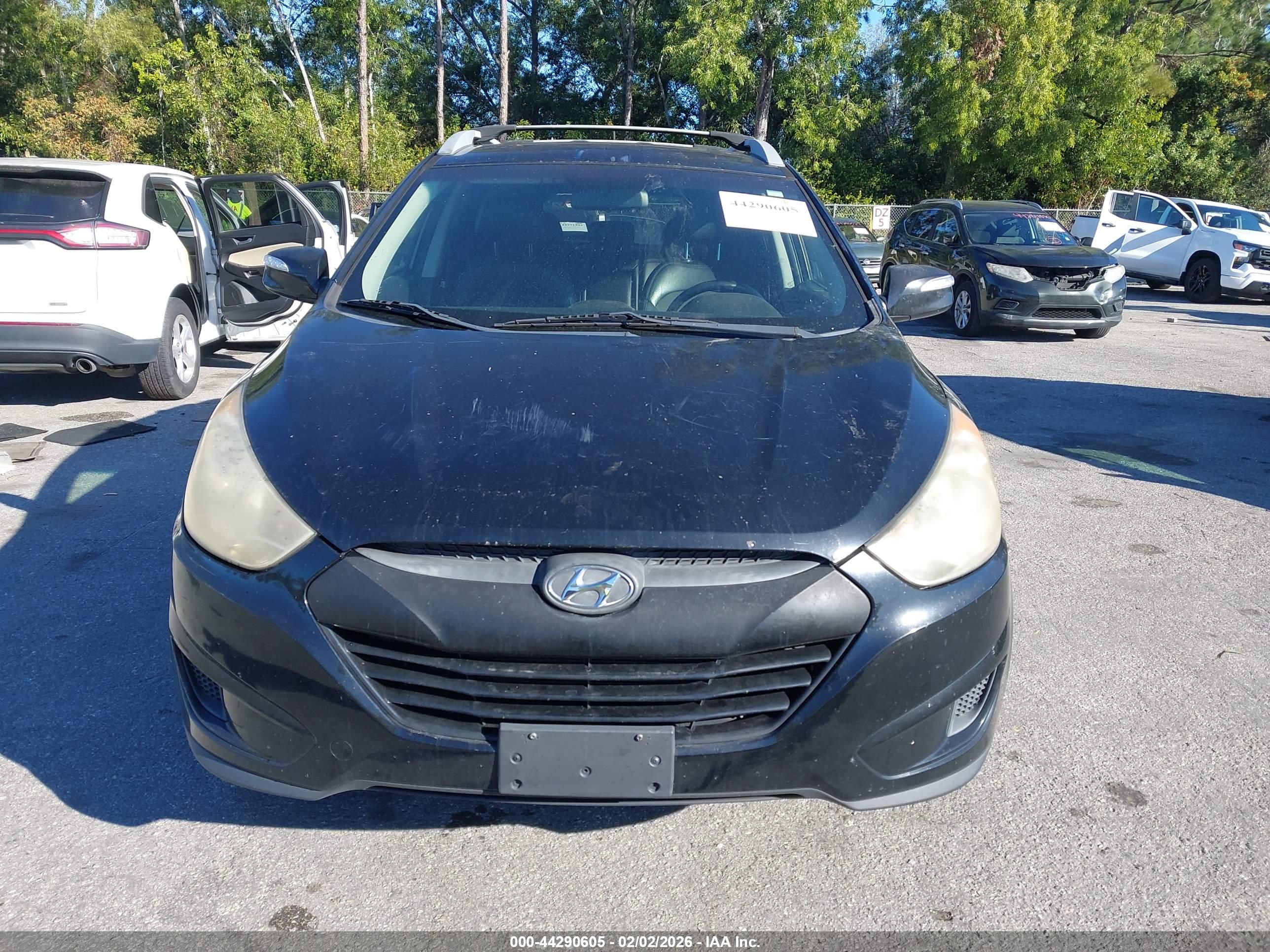 HYUNDAI TUCSON image 6