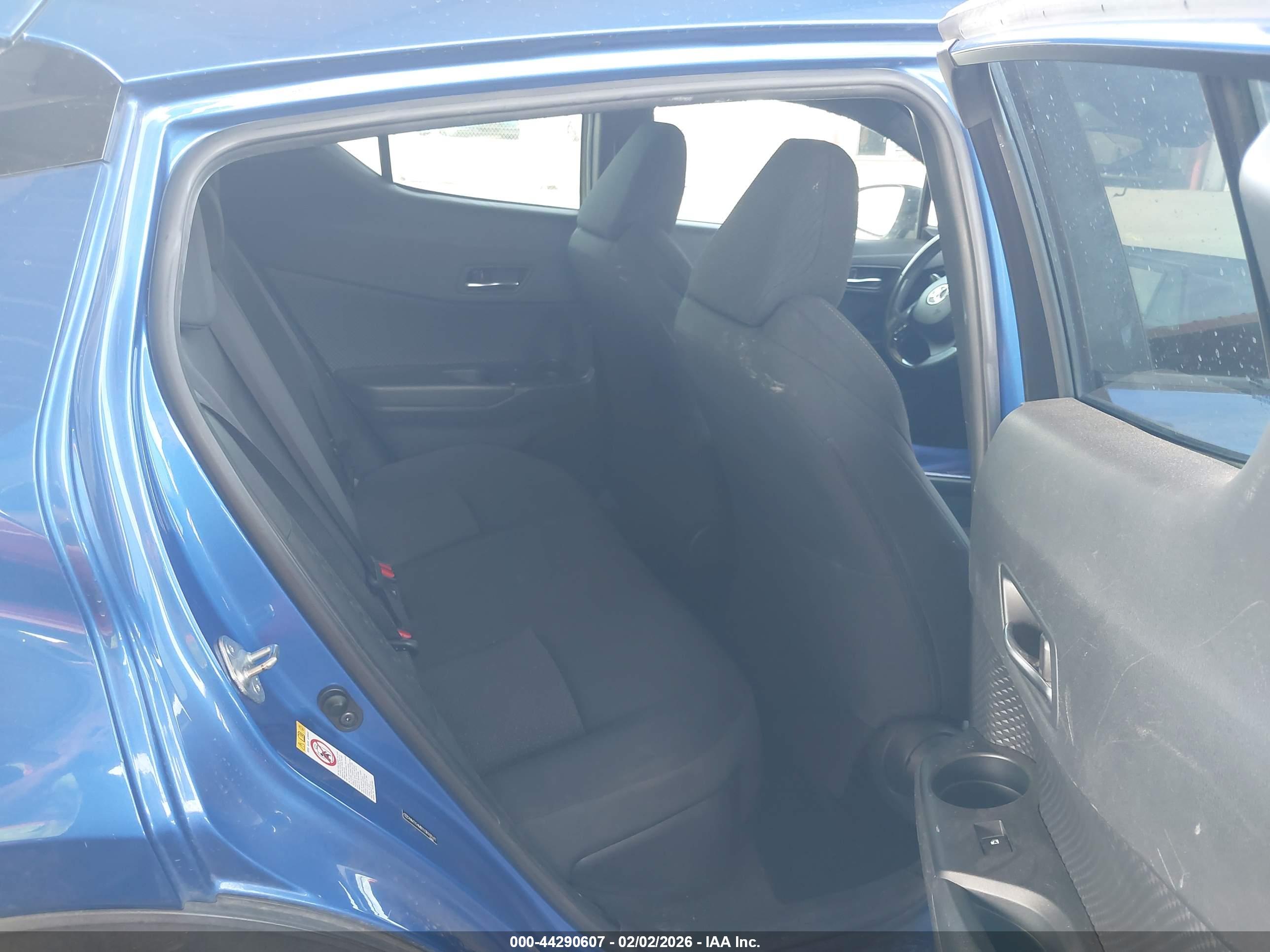 TOYOTA C-HR image 8