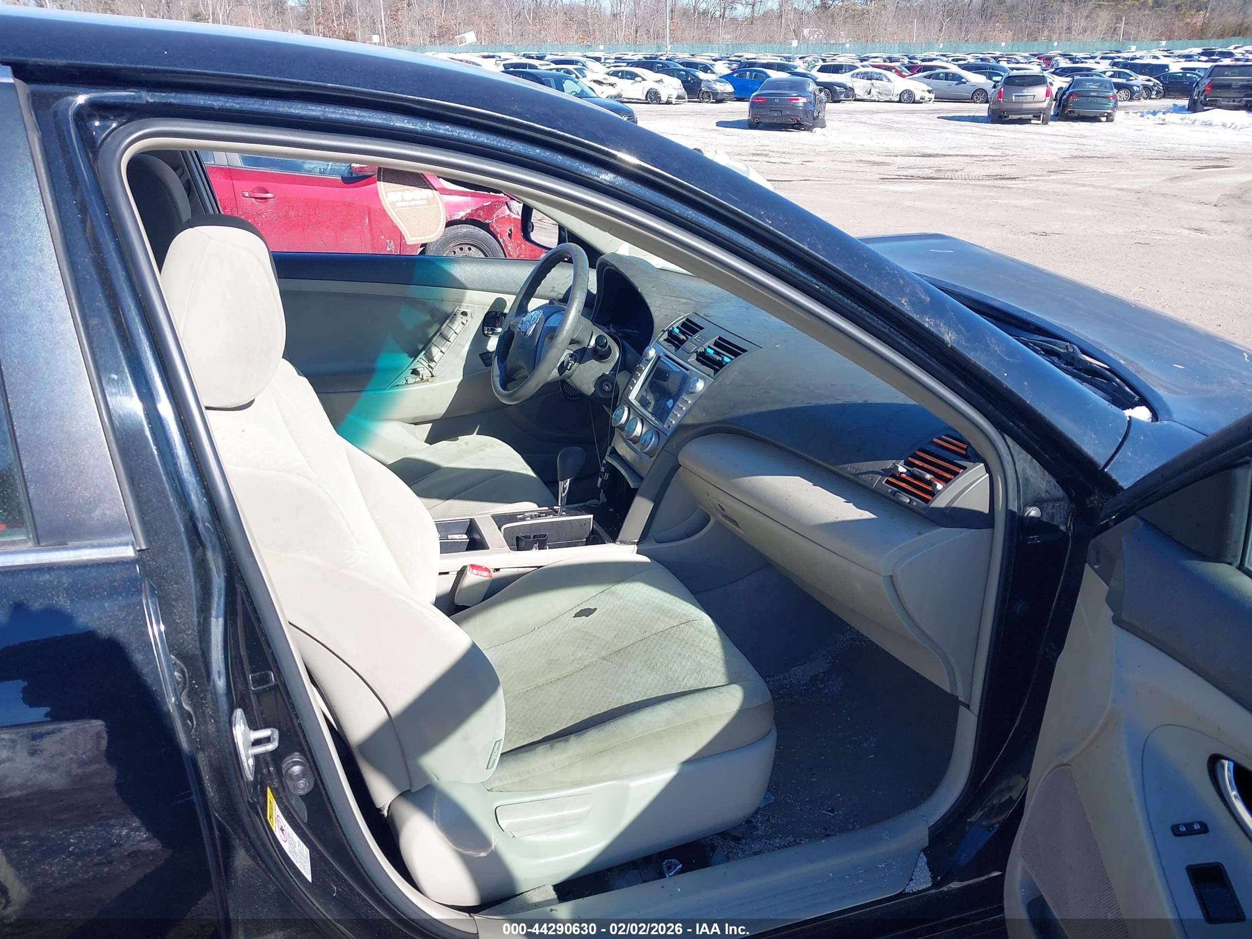 TOYOTA CAMRY image 5