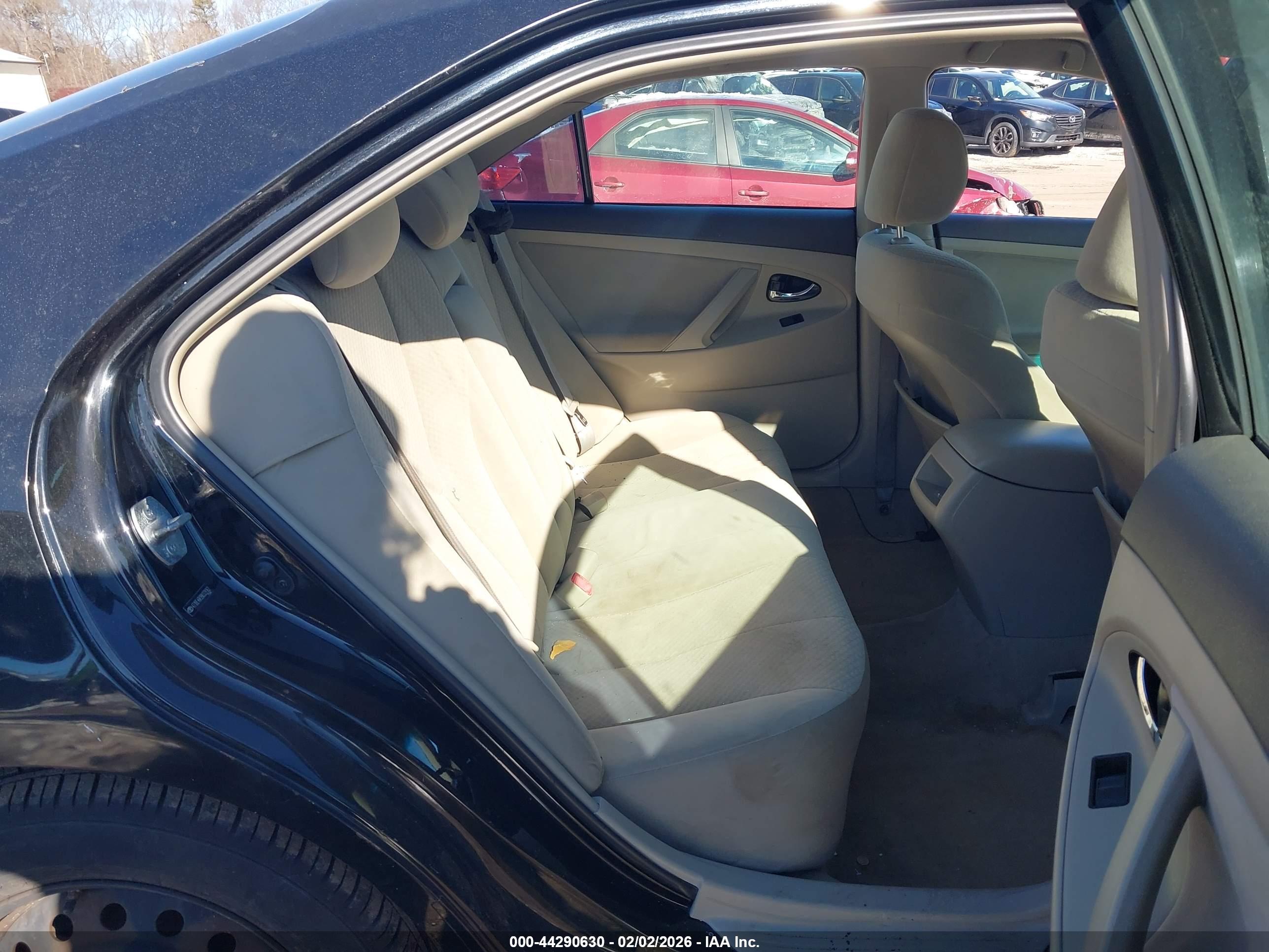 TOYOTA CAMRY image 8