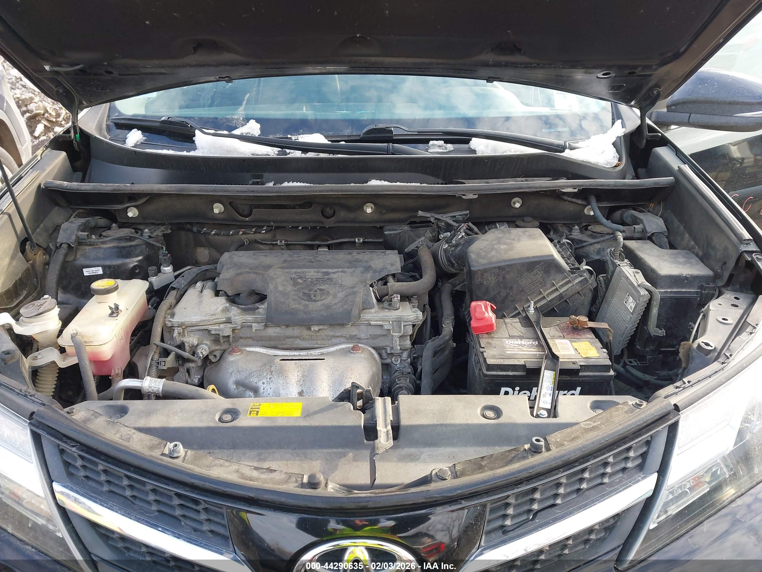 TOYOTA RAV4 image 10