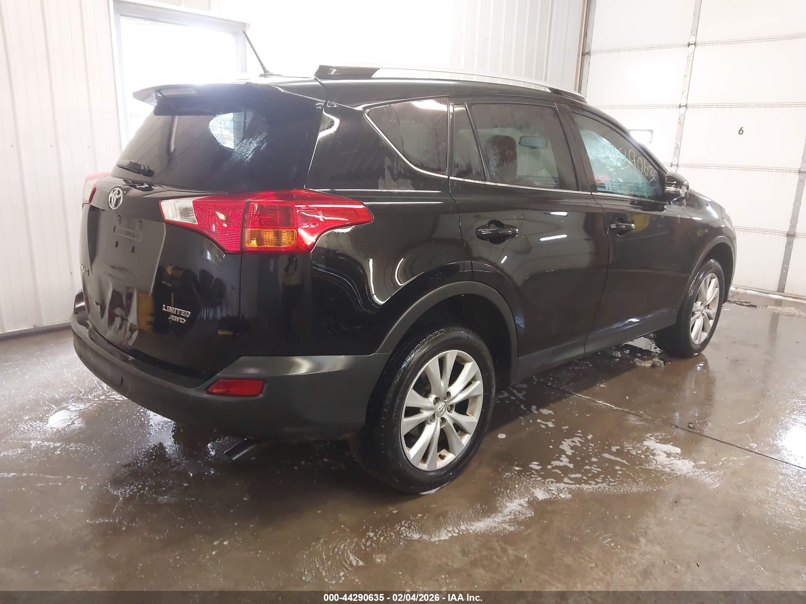 TOYOTA RAV4 image 4