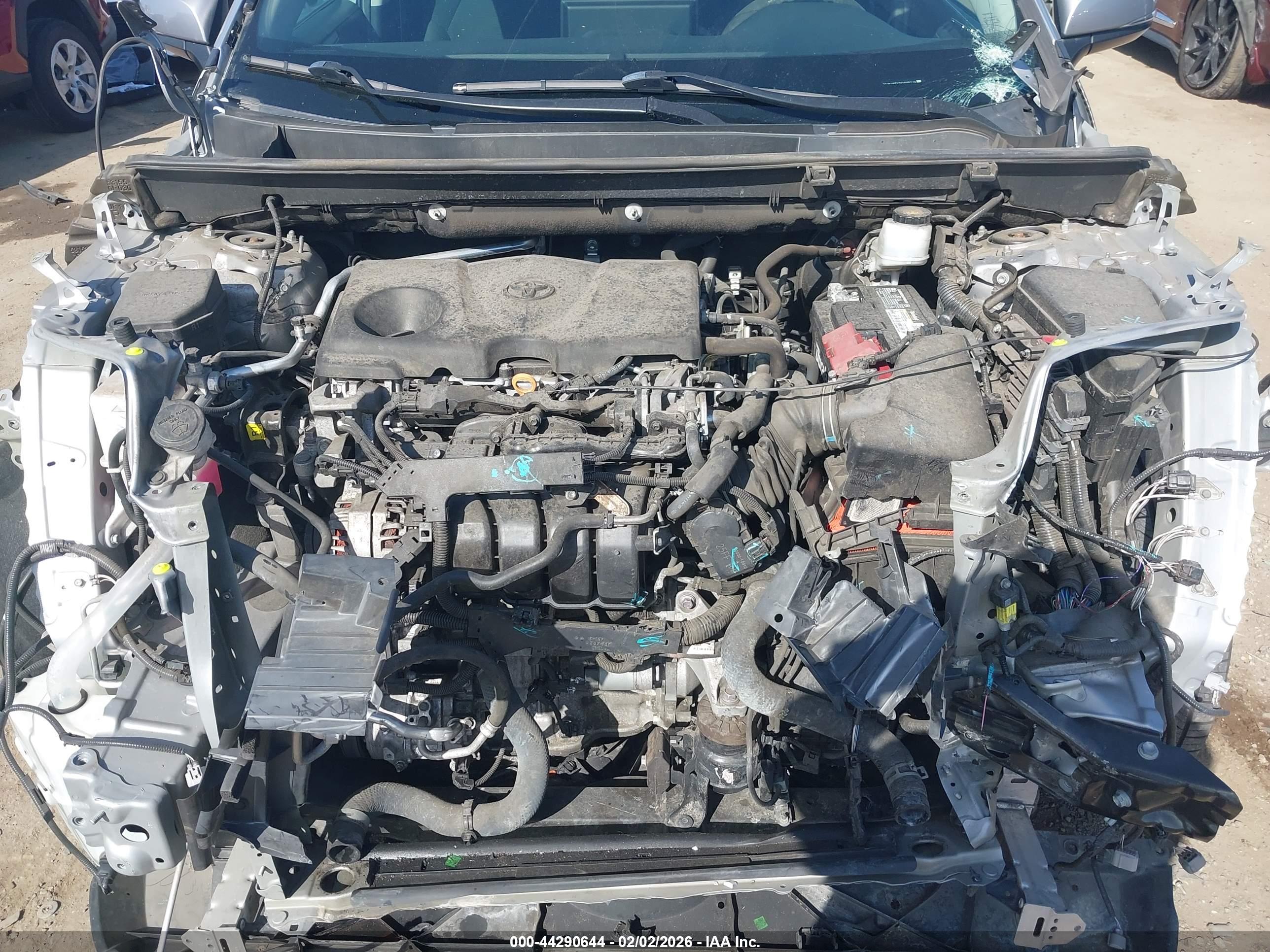 TOYOTA RAV4 image 10