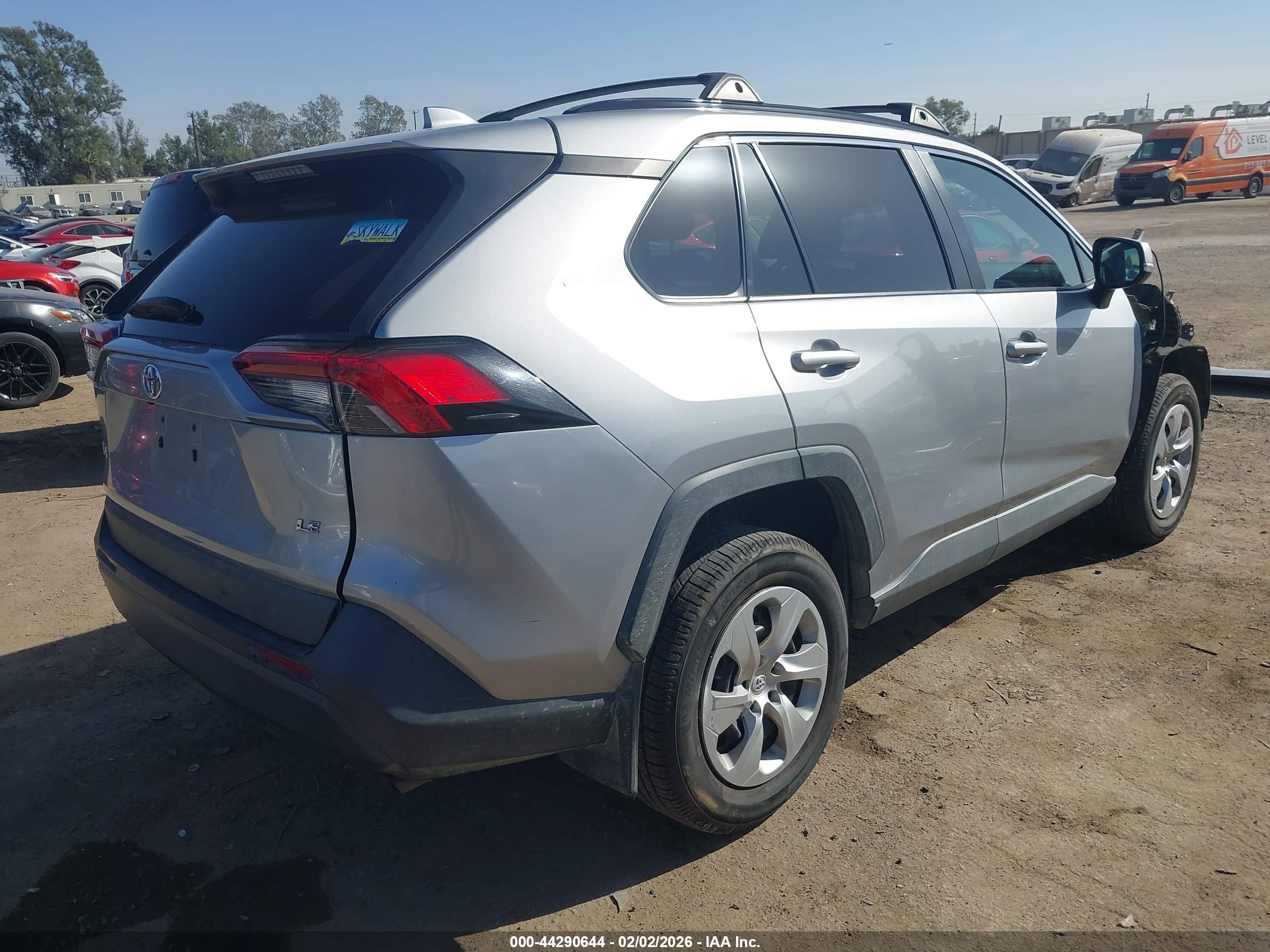 TOYOTA RAV4 image 4