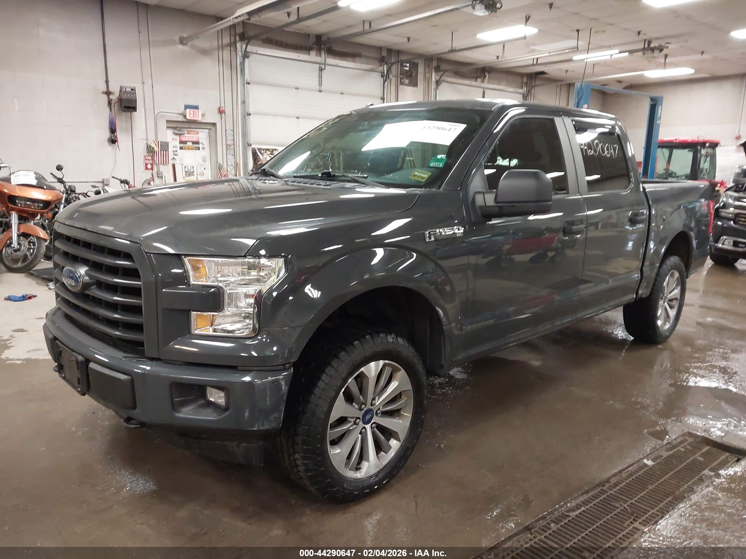 FORD F-150 image 2