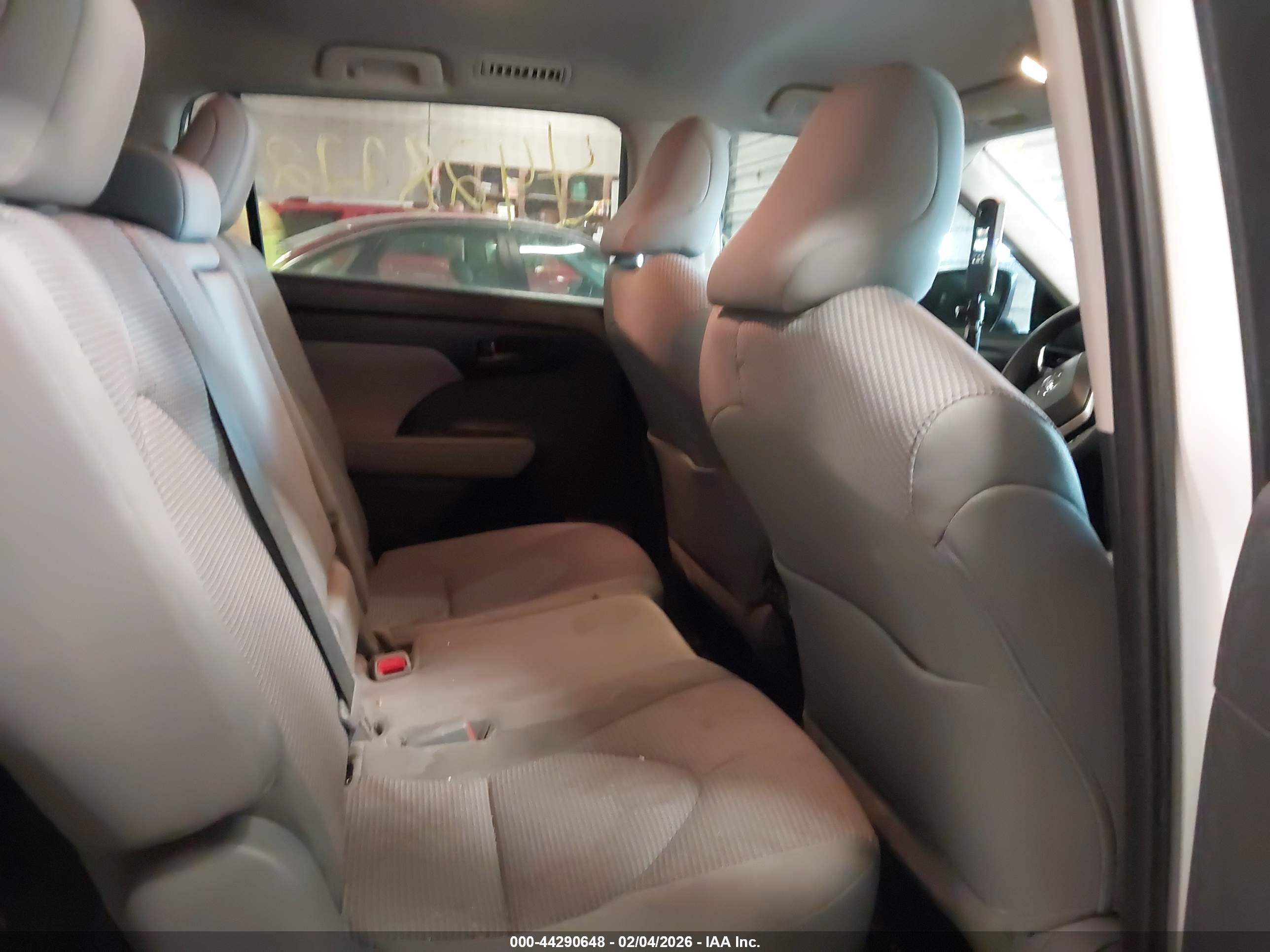 TOYOTA HIGHLANDER image 8