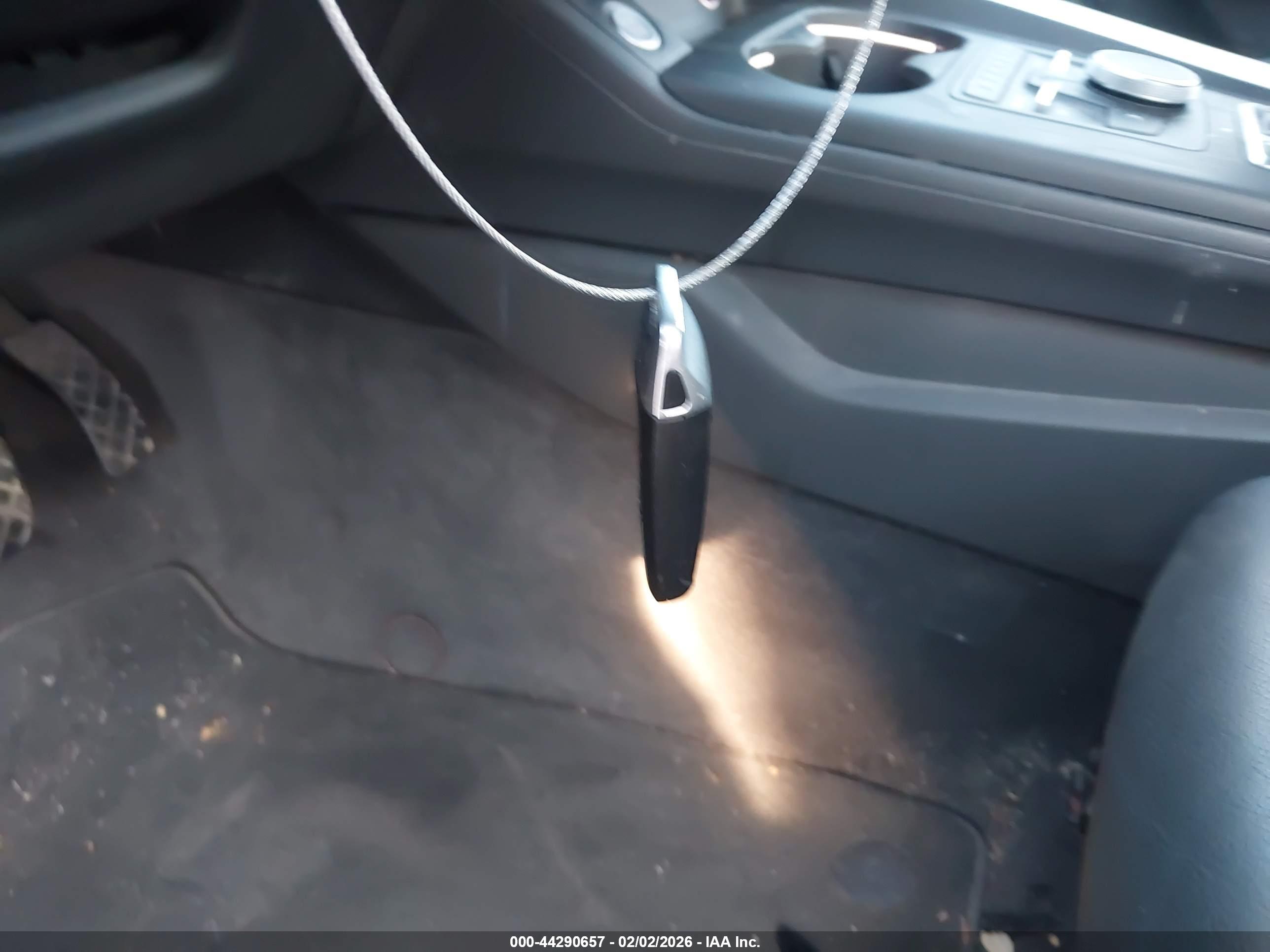 AUDI A4 image 11