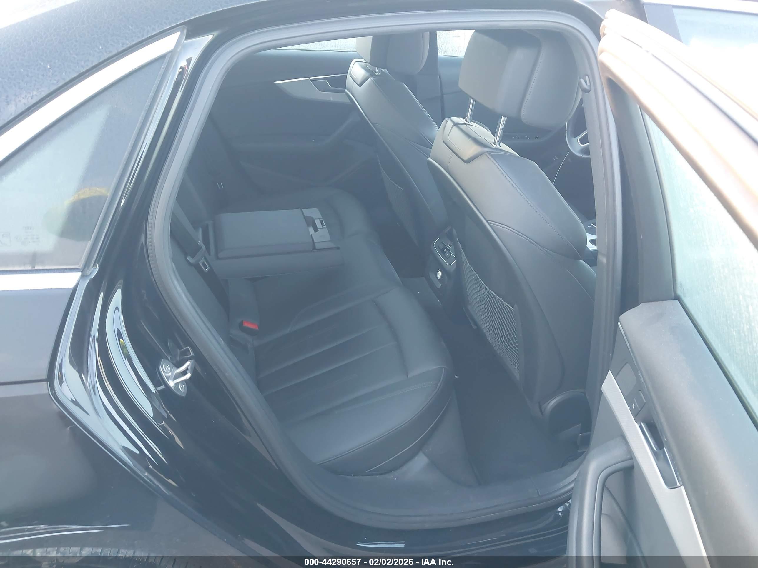 AUDI A4 image 8