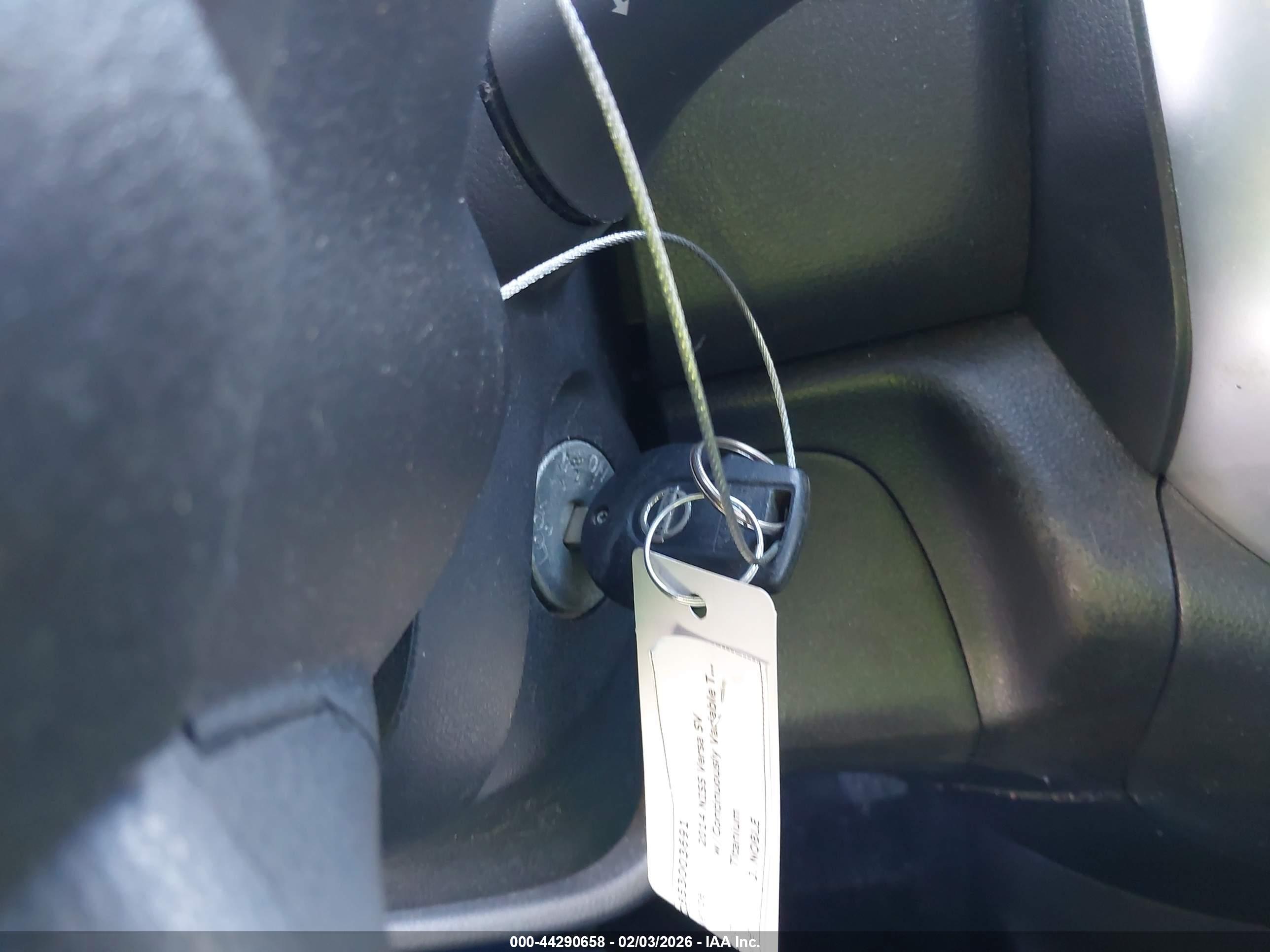 NISSAN VERSA image 11