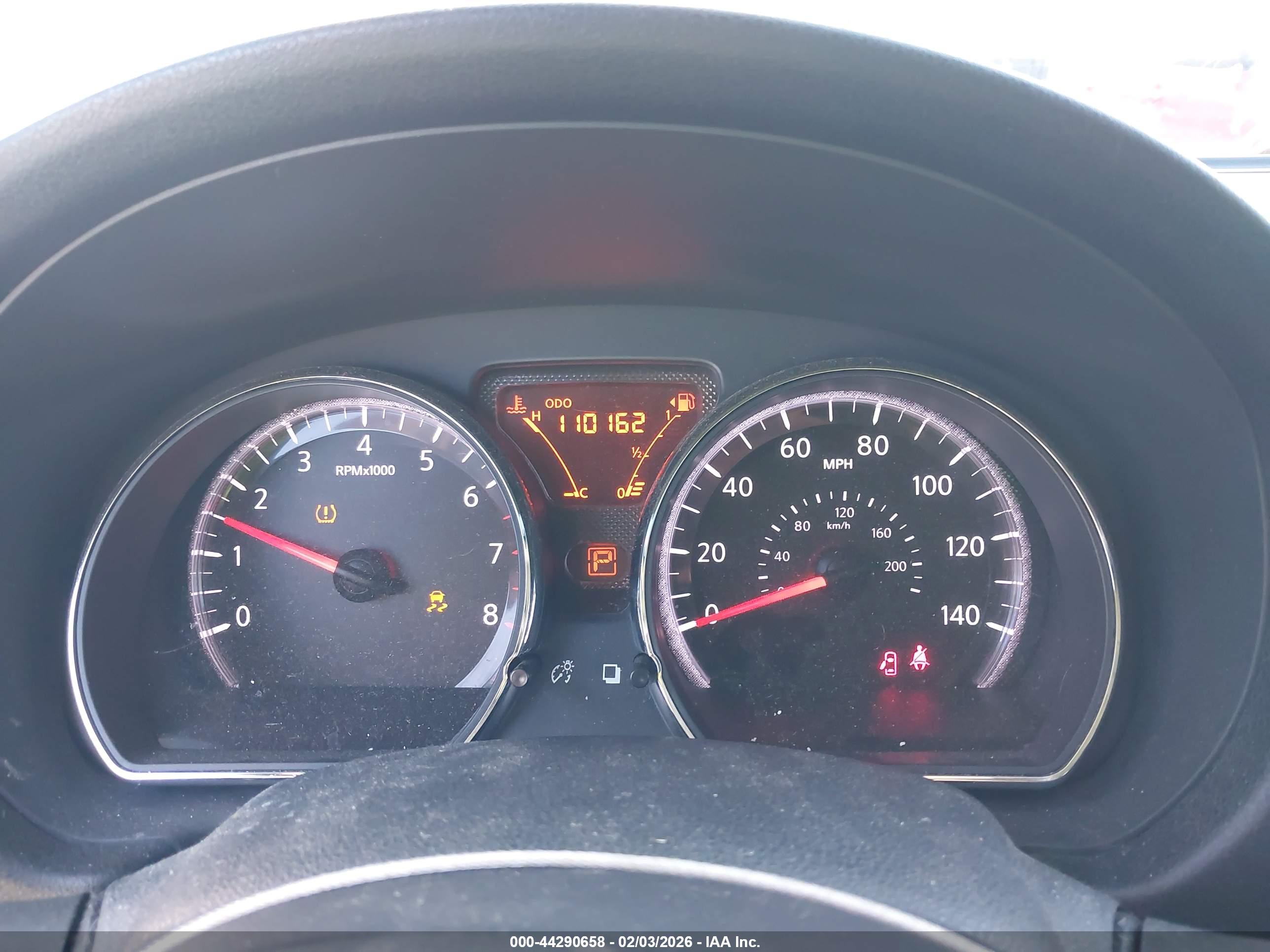 NISSAN VERSA image 7