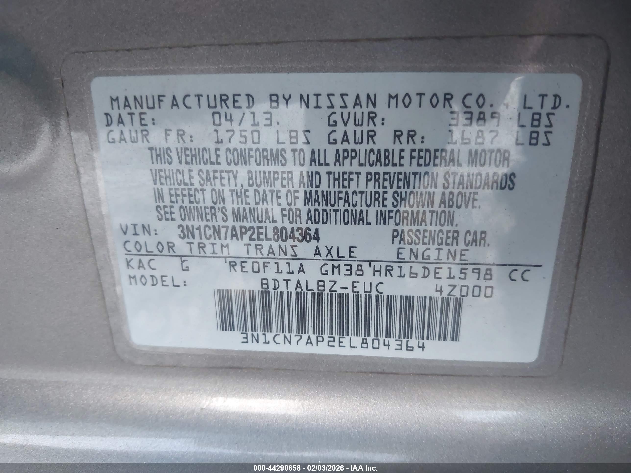 NISSAN VERSA image 9