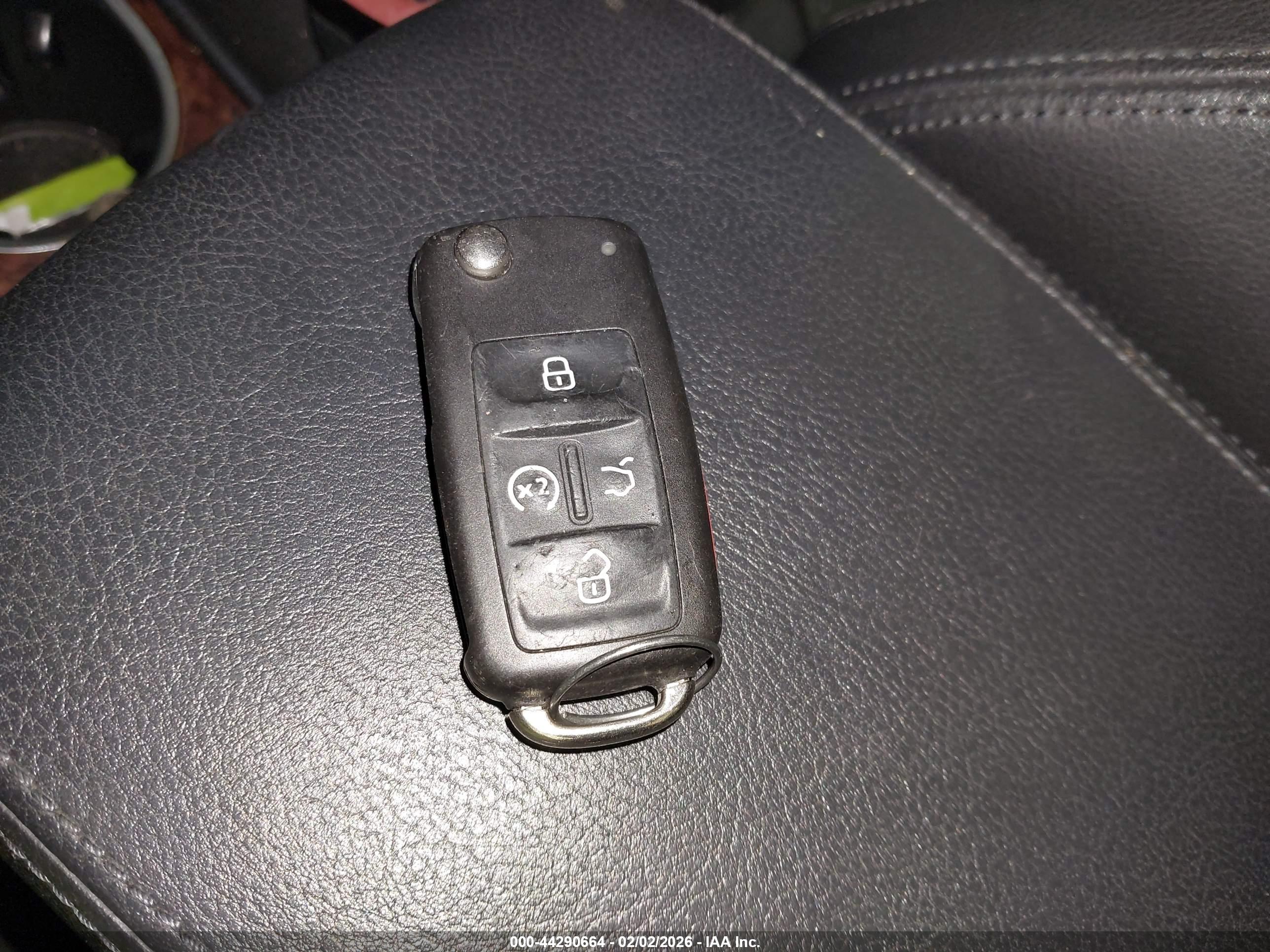 VOLKSWAGEN PASSAT image 11