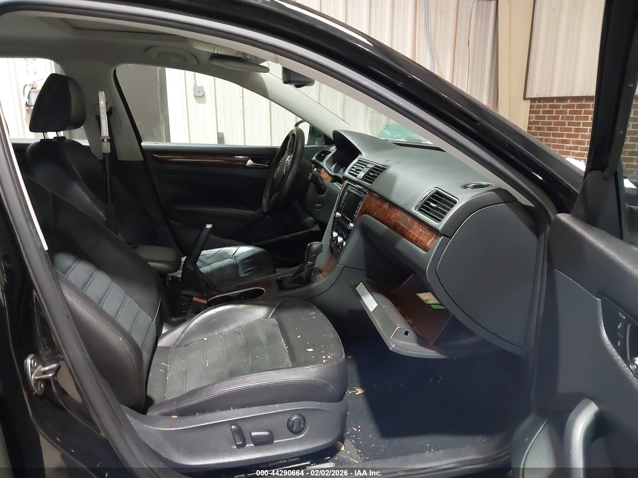 VOLKSWAGEN PASSAT image 5