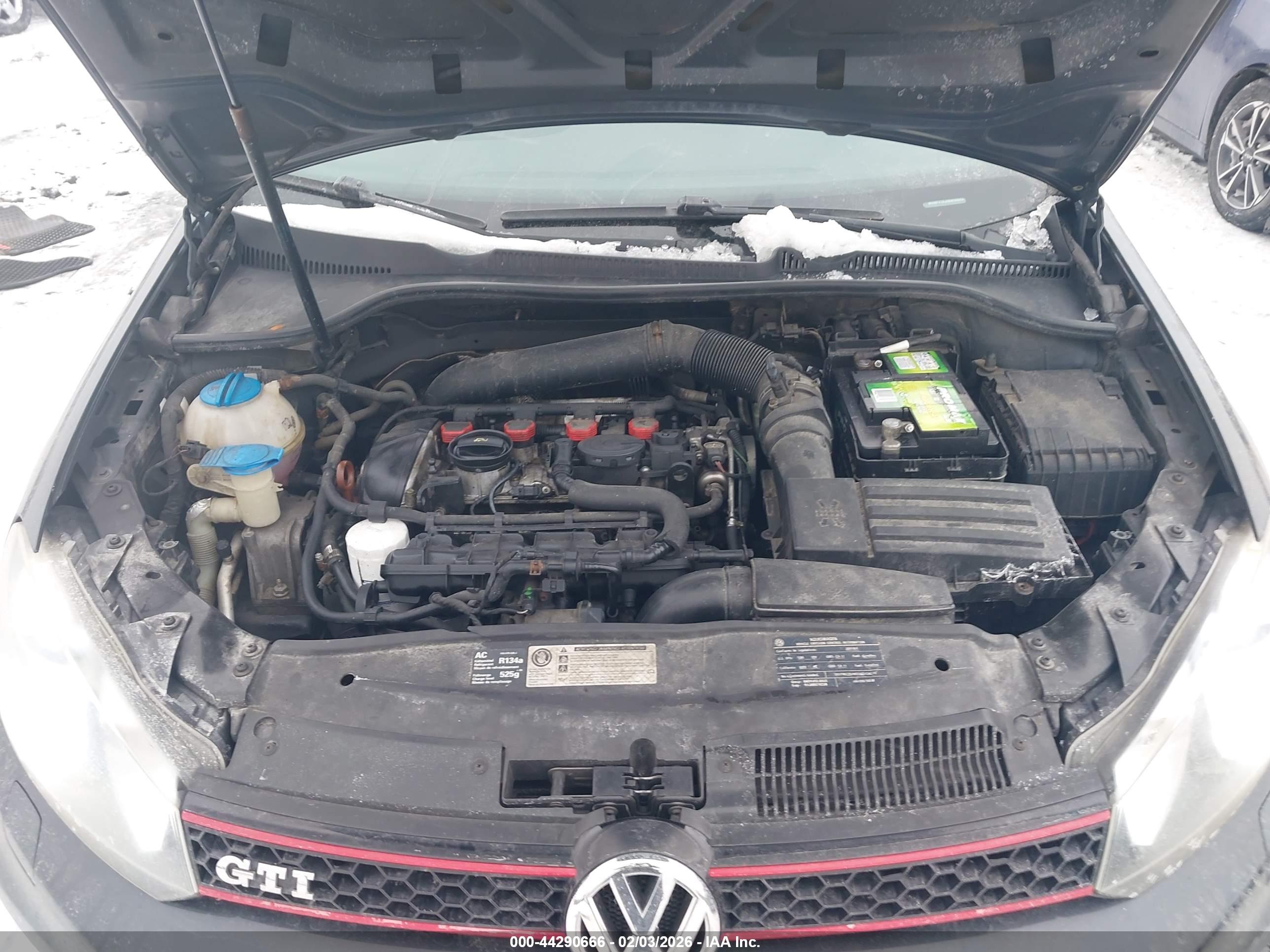 VOLKSWAGEN GTI image 10