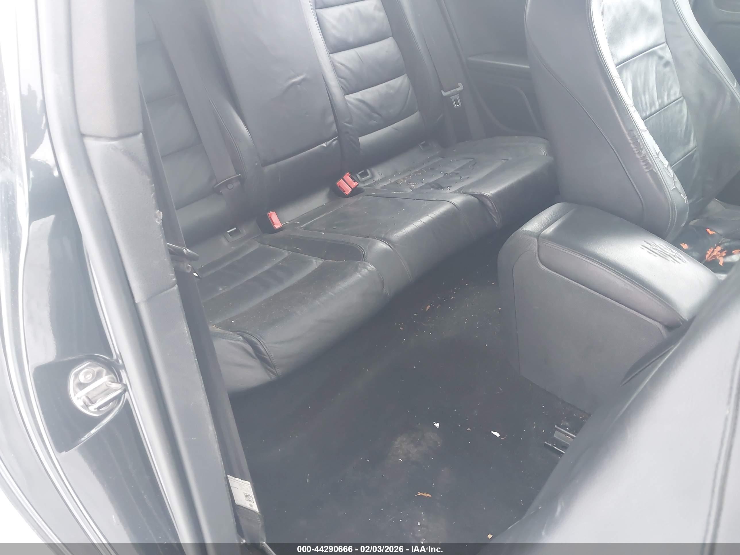 VOLKSWAGEN GTI image 8