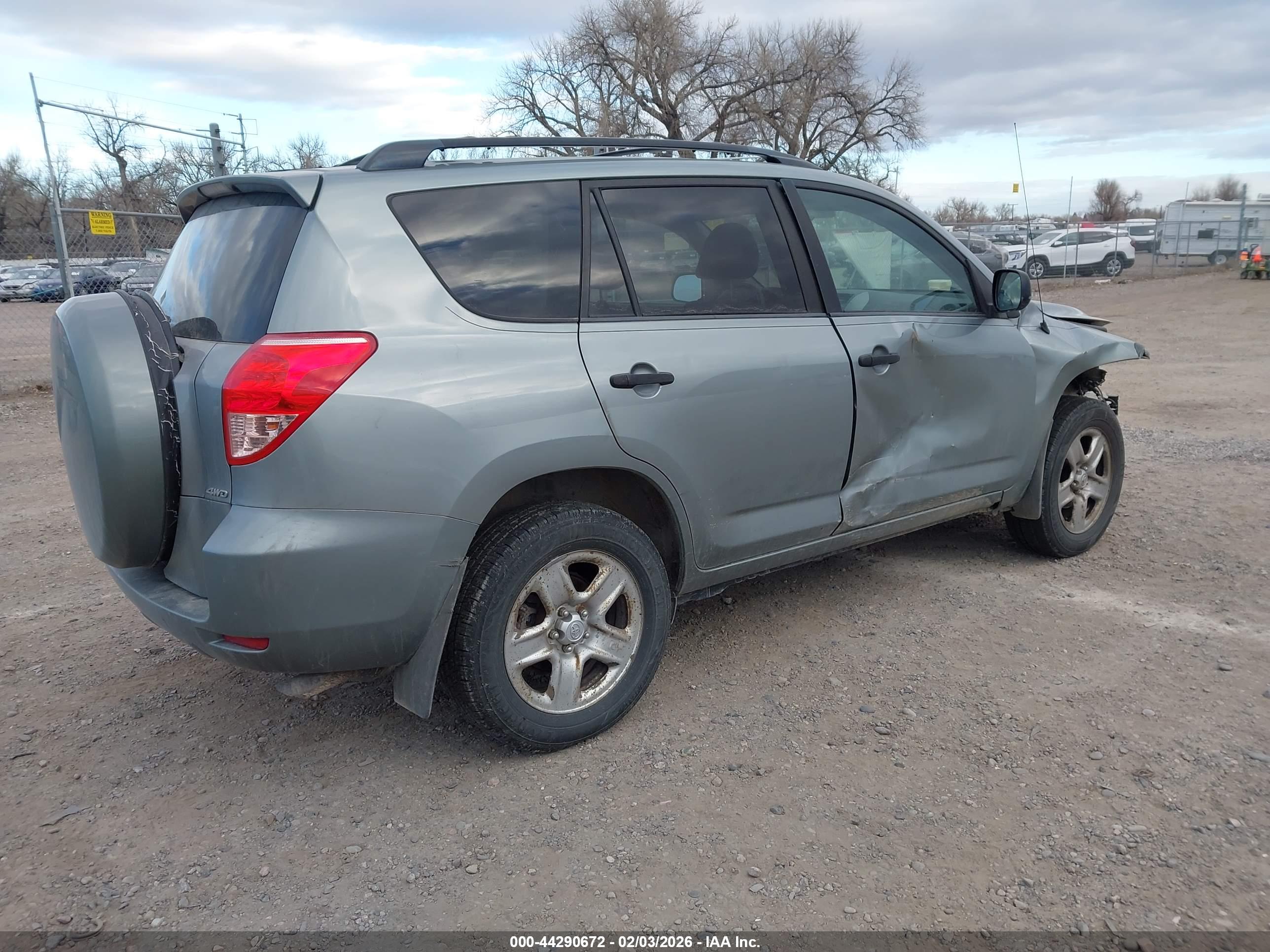TOYOTA RAV4 image 4
