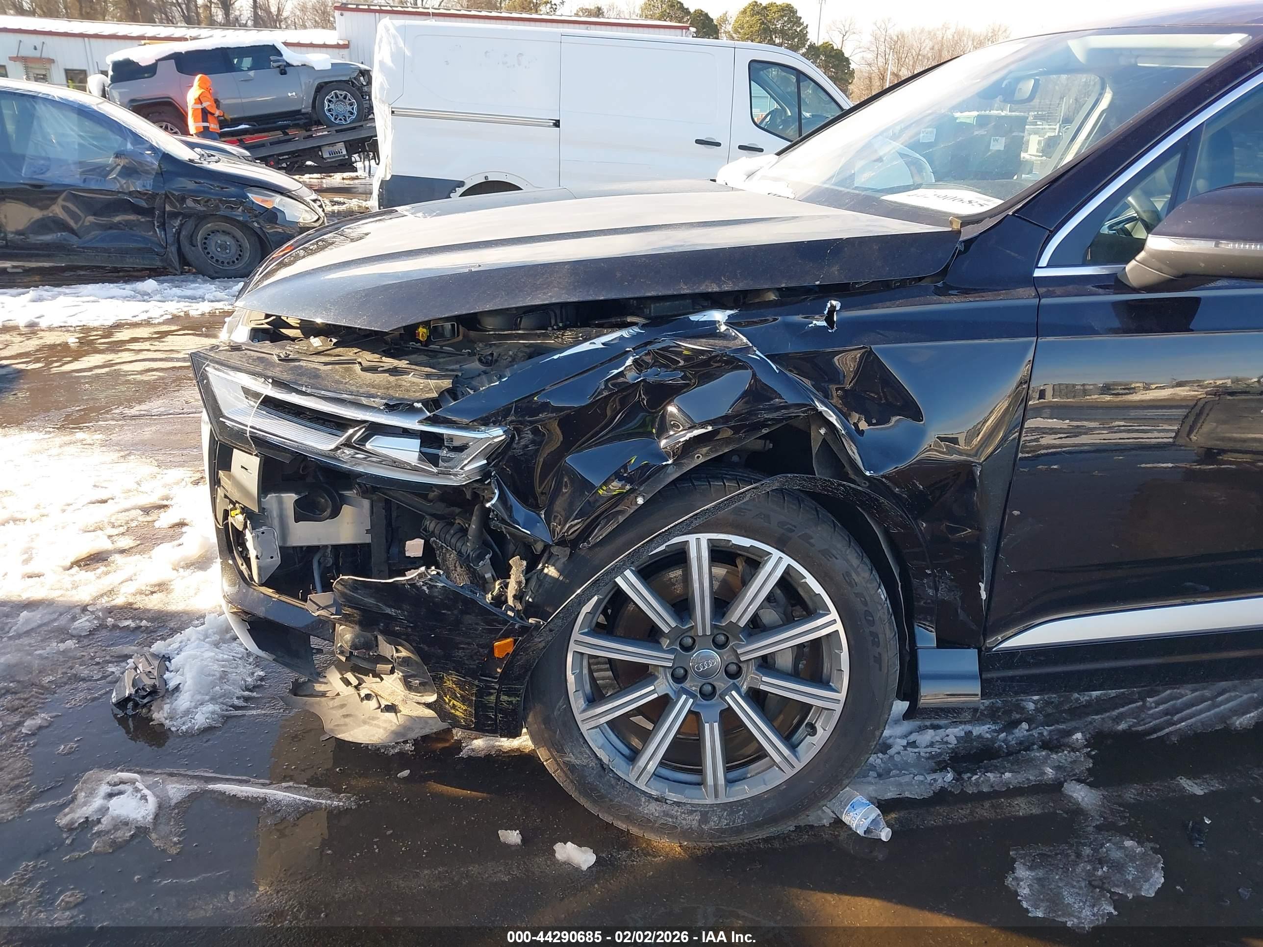 AUDI Q7 image 6