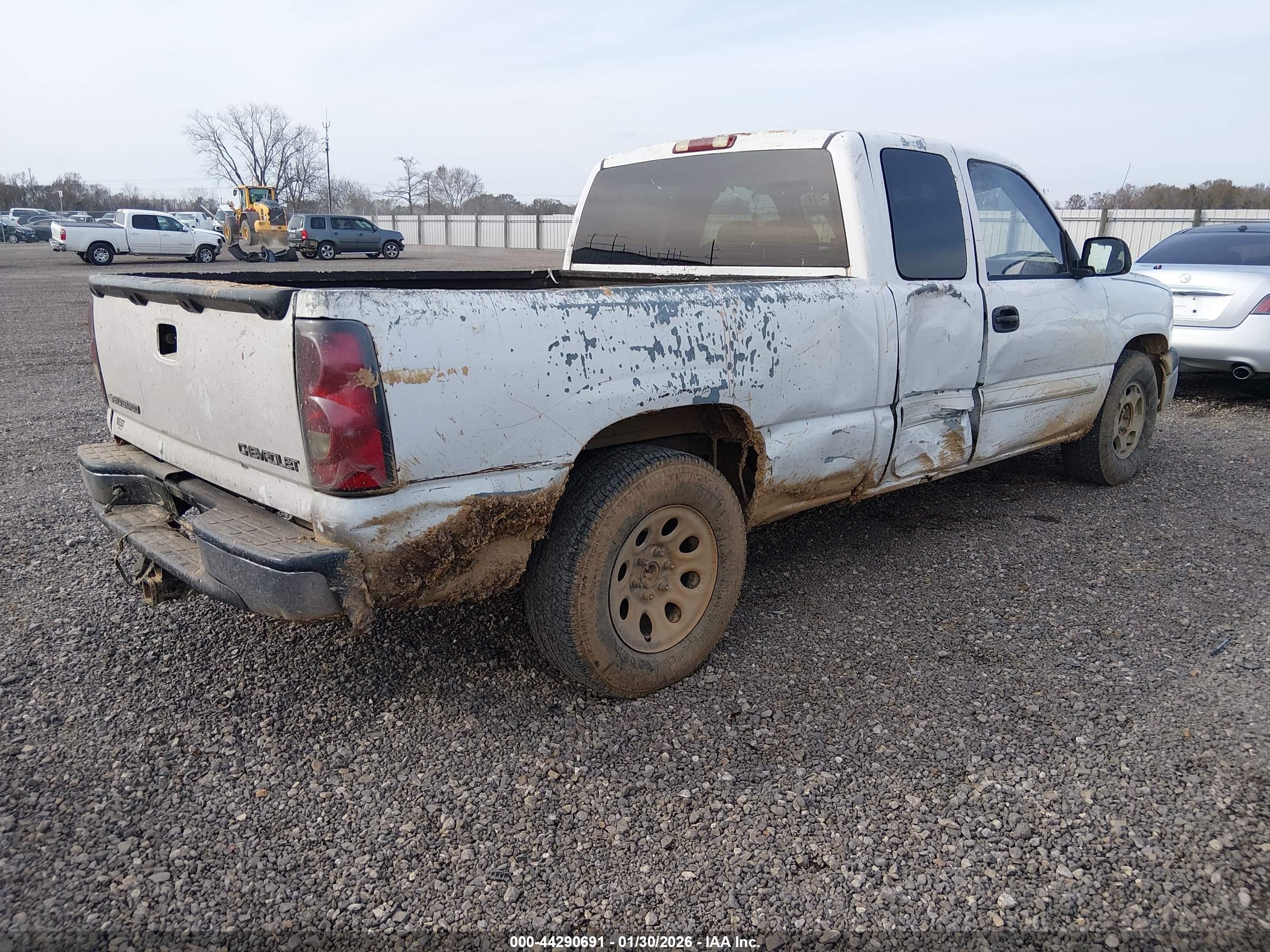 CHEVROLET SILVERADO image 4