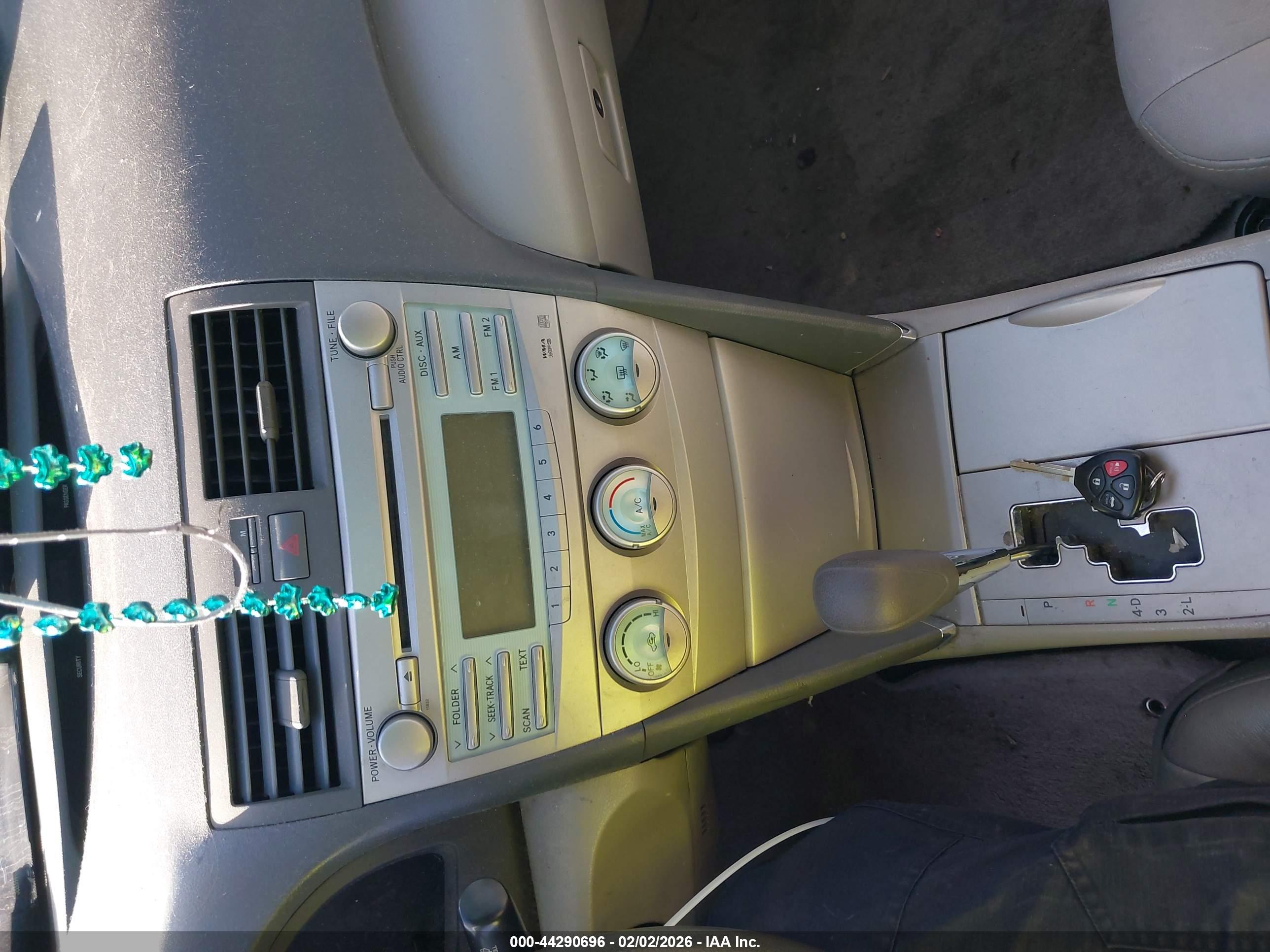 TOYOTA CAMRY image 11