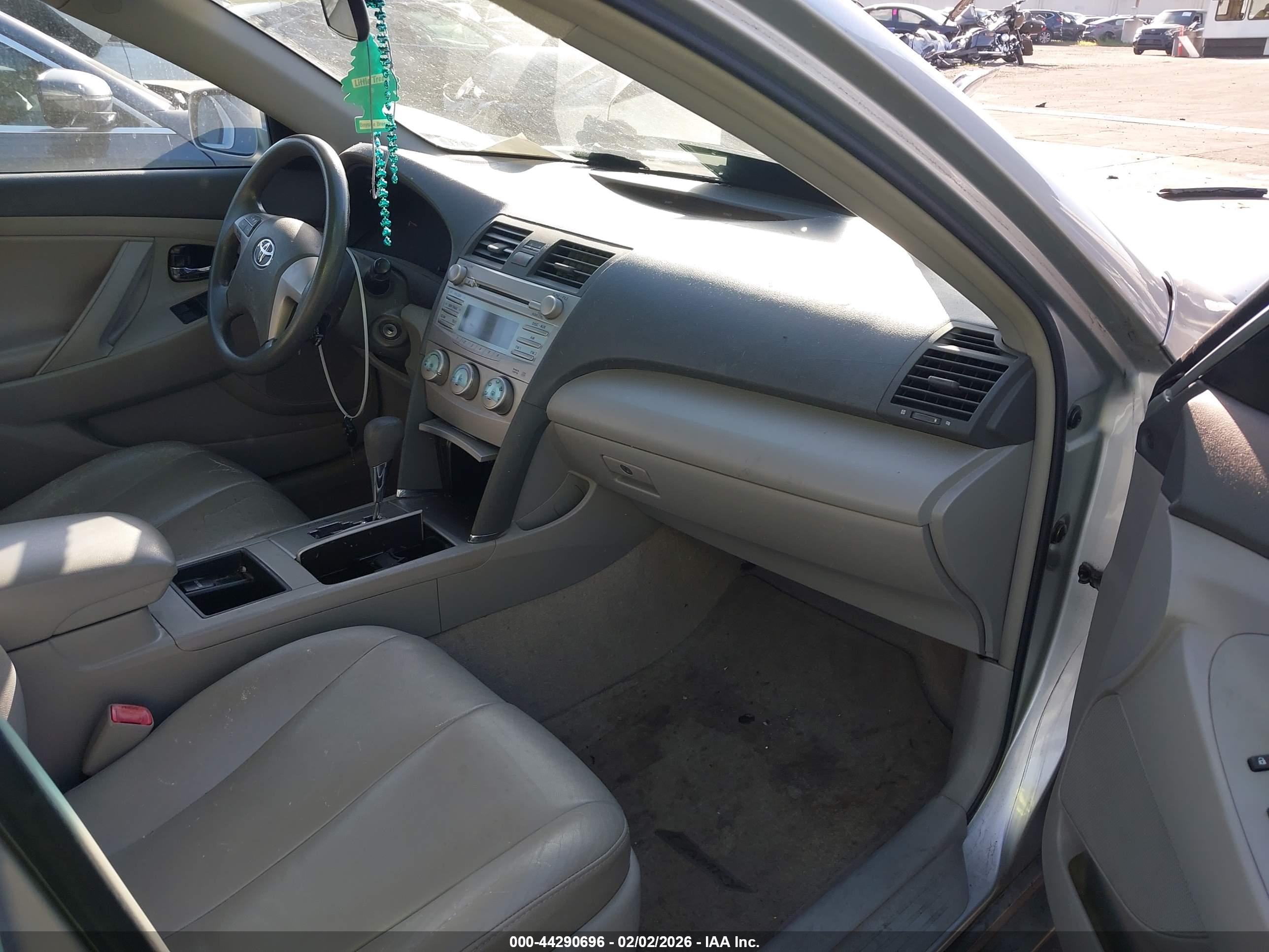 TOYOTA CAMRY image 5