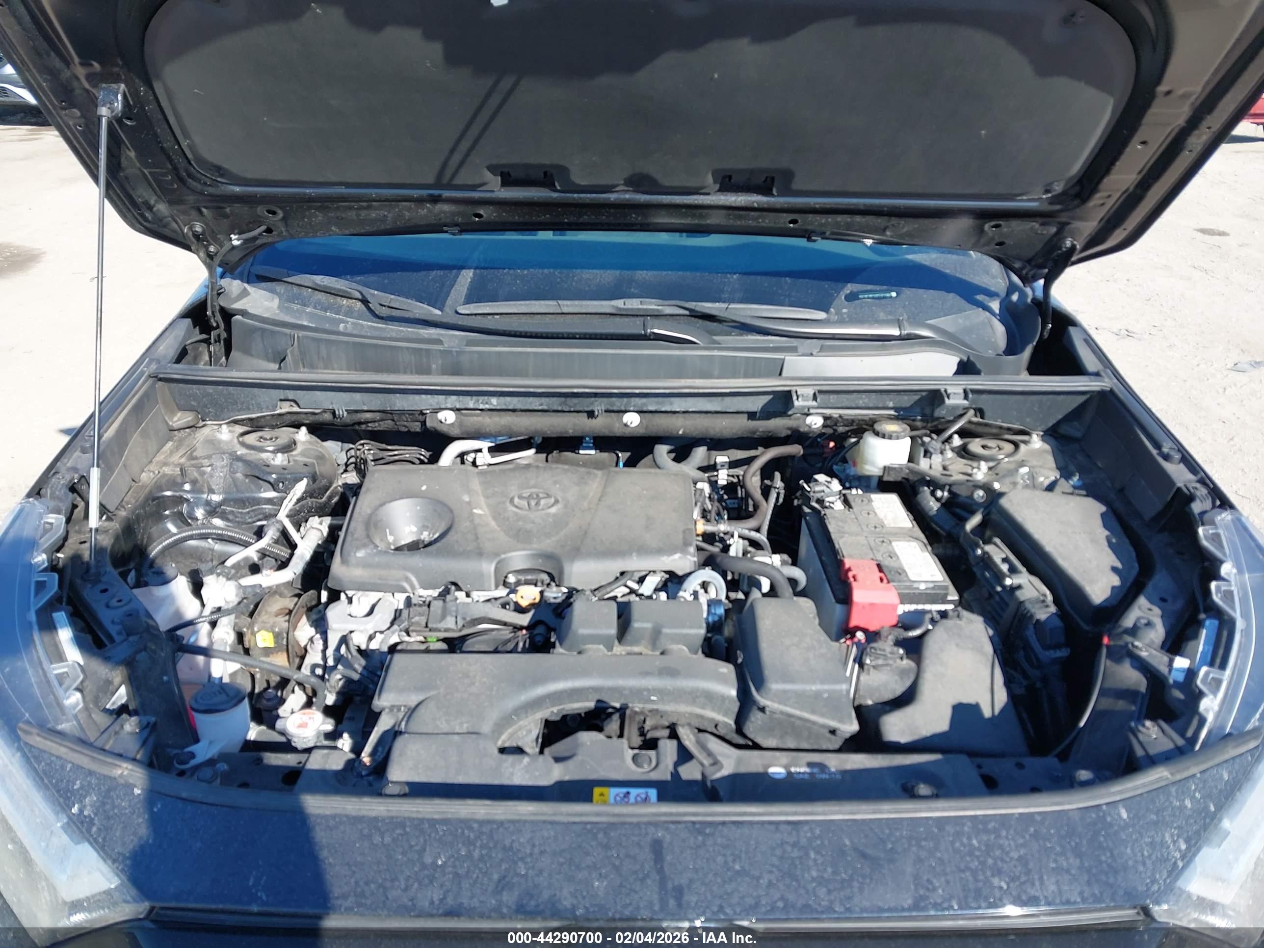 TOYOTA RAV4 image 10
