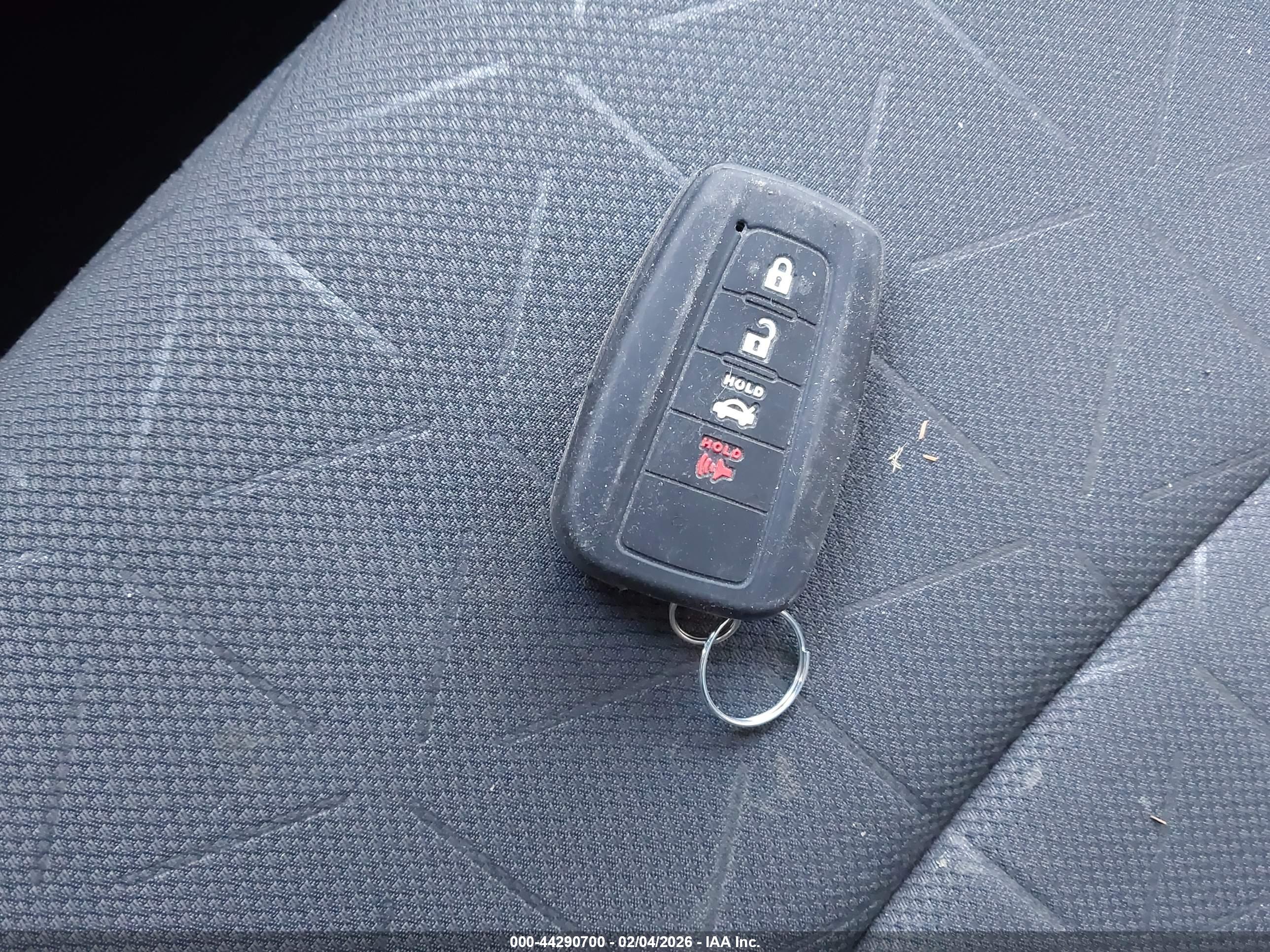 TOYOTA RAV4 image 11