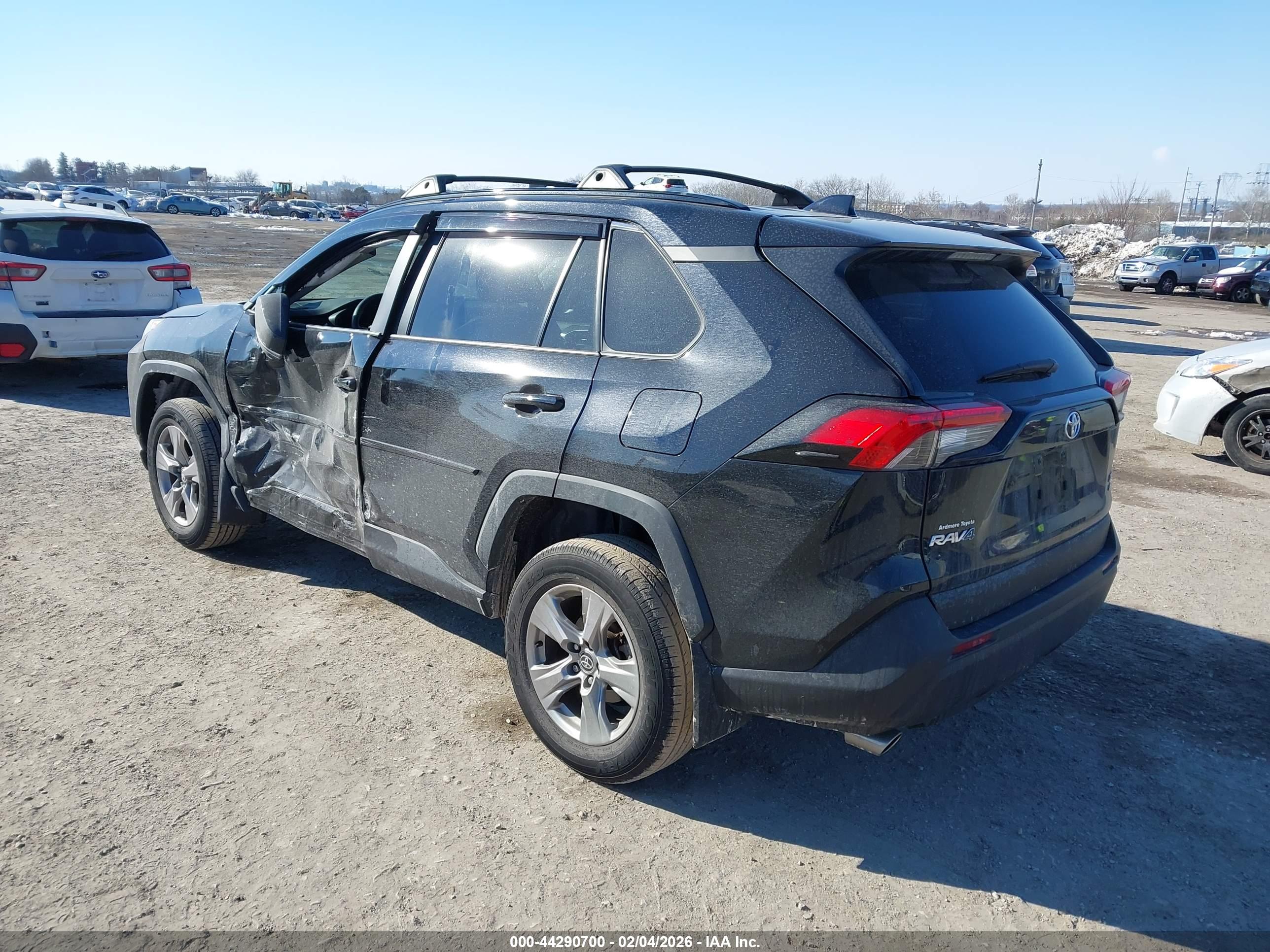 TOYOTA RAV4 image 3