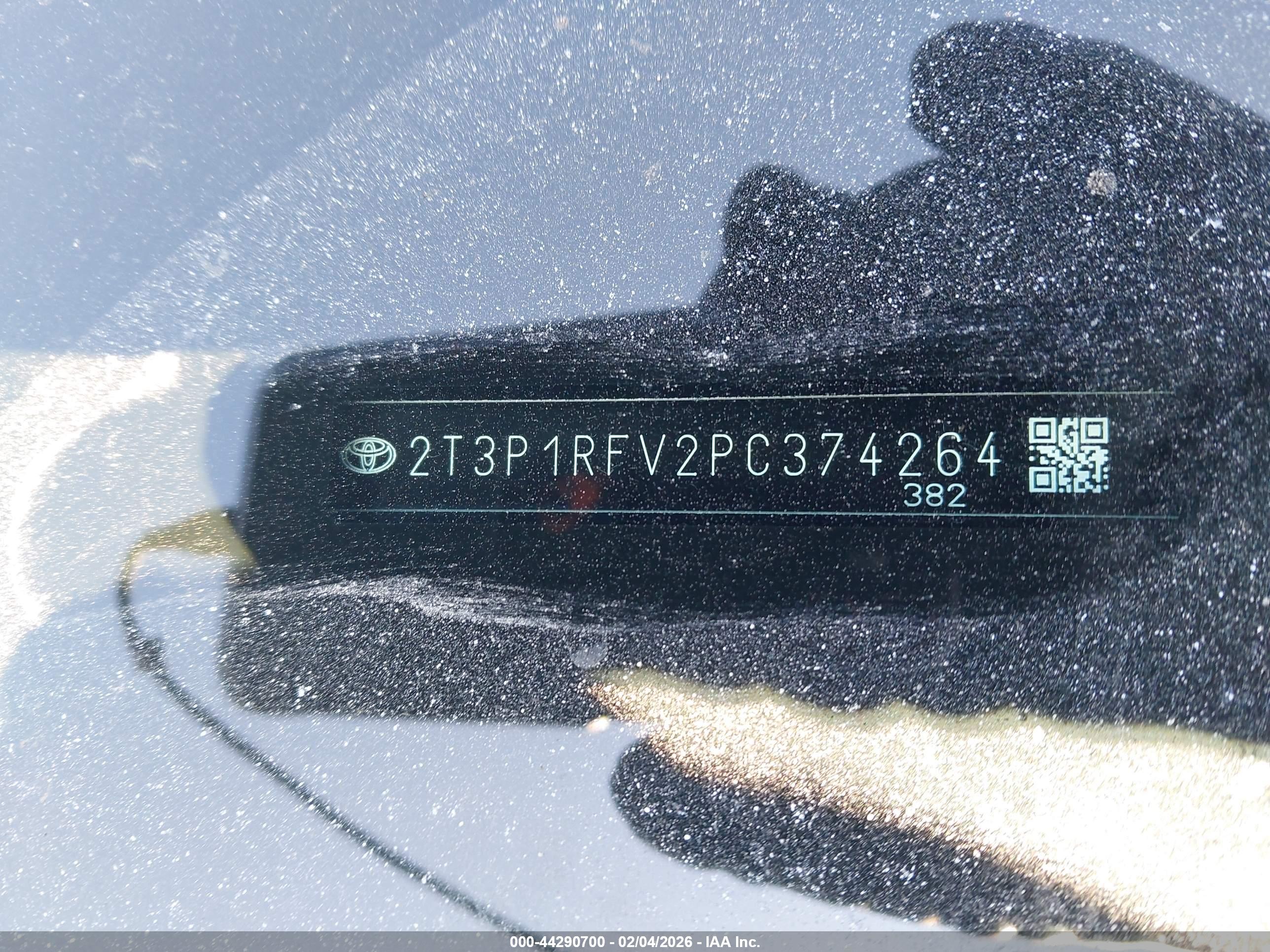 TOYOTA RAV4 image 9