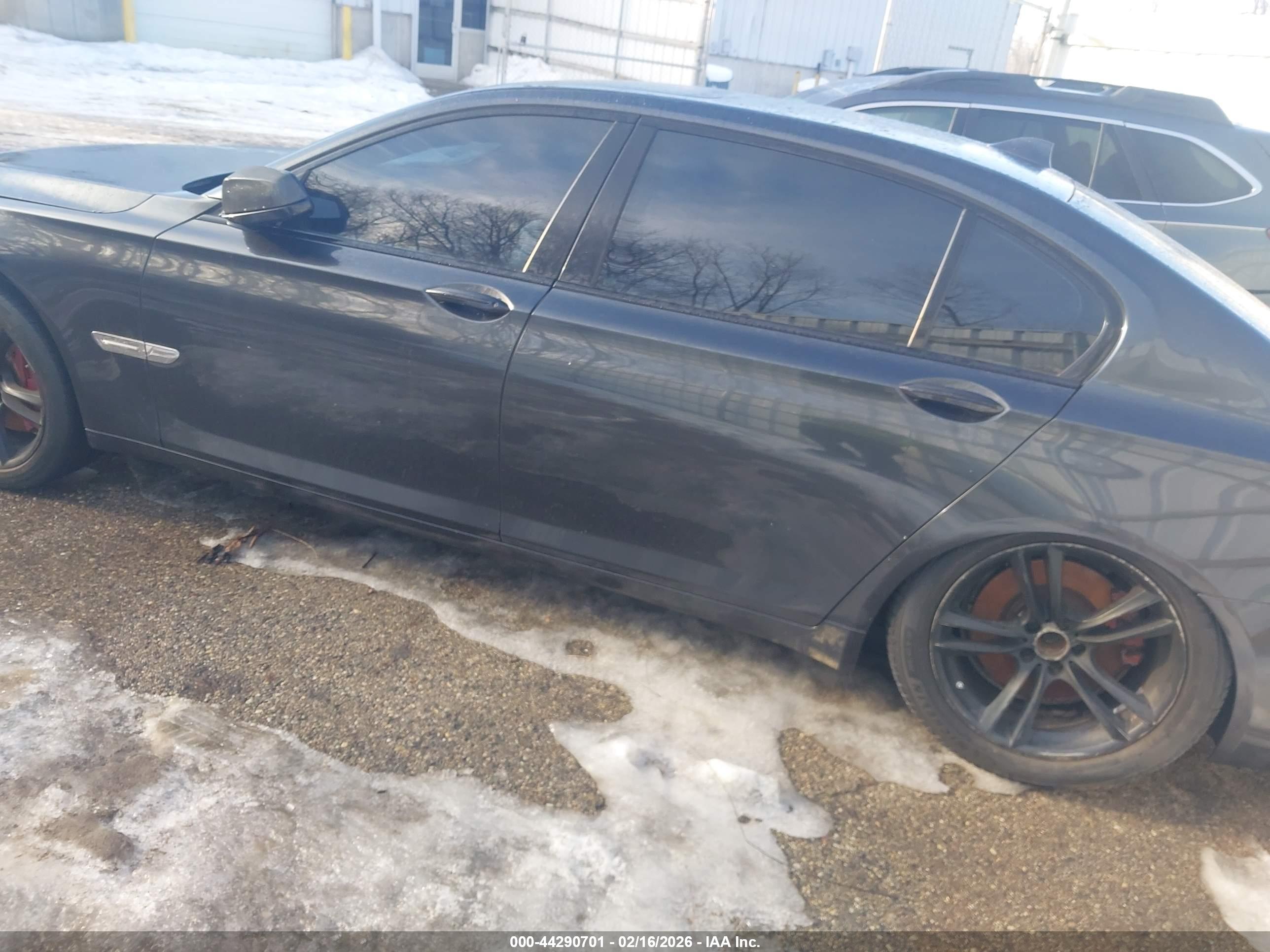 BMW 750LI image 3