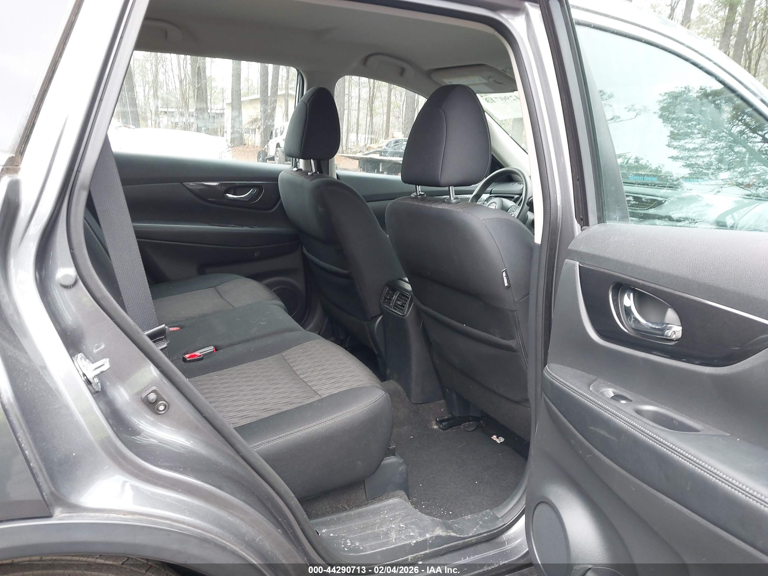 NISSAN ROGUE image 8