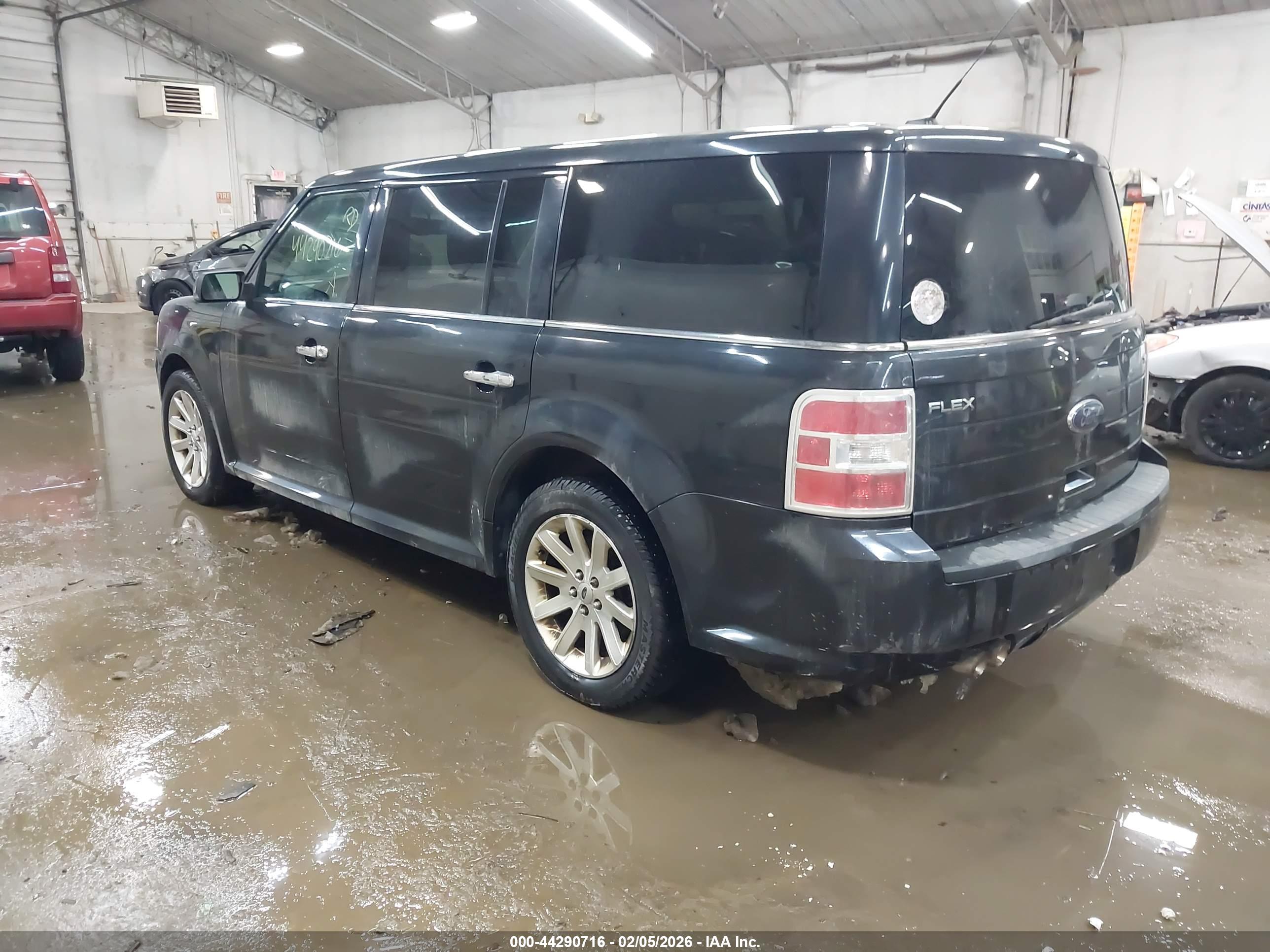 FORD FLEX image 3